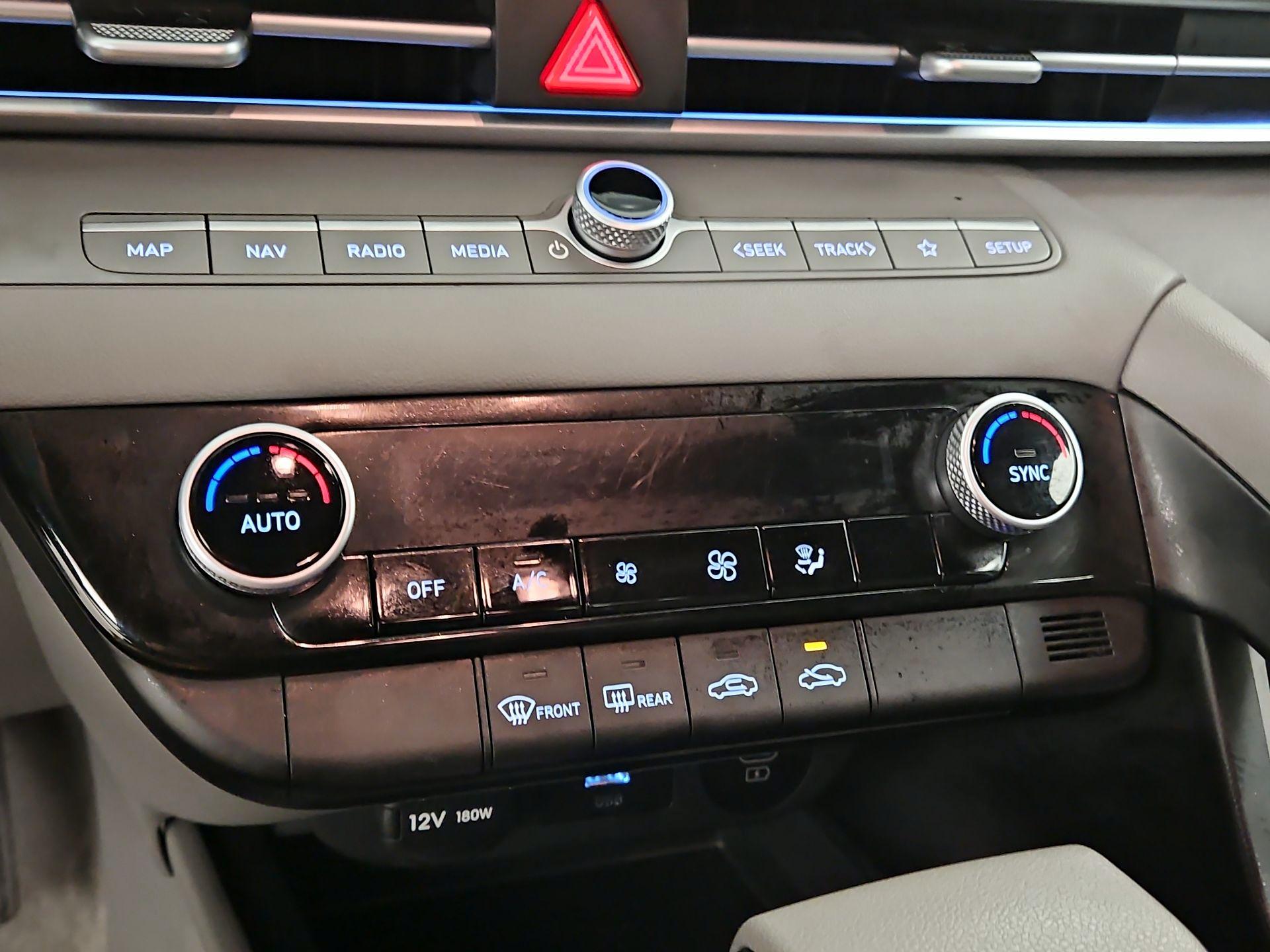 Thumbnail: 2024 Hyundai Elantra - 17