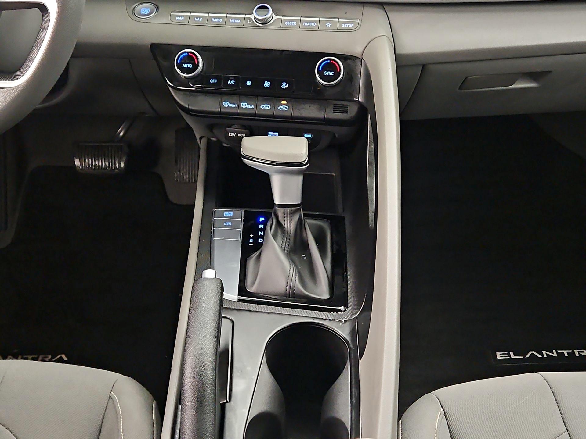 Thumbnail: 2024 Hyundai Elantra - 18