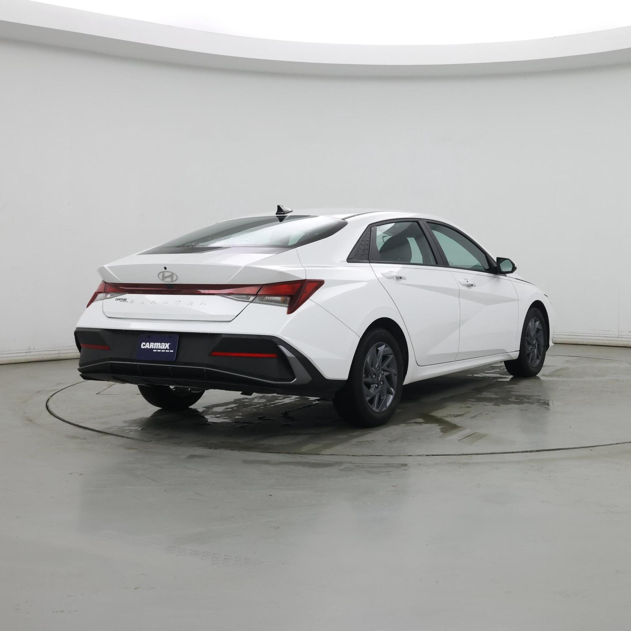 Thumbnail: 2024 Hyundai Elantra - 8