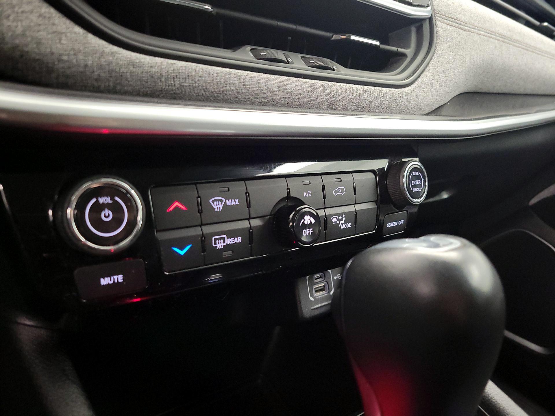 Thumbnail: 2022 Jeep Compass - 16