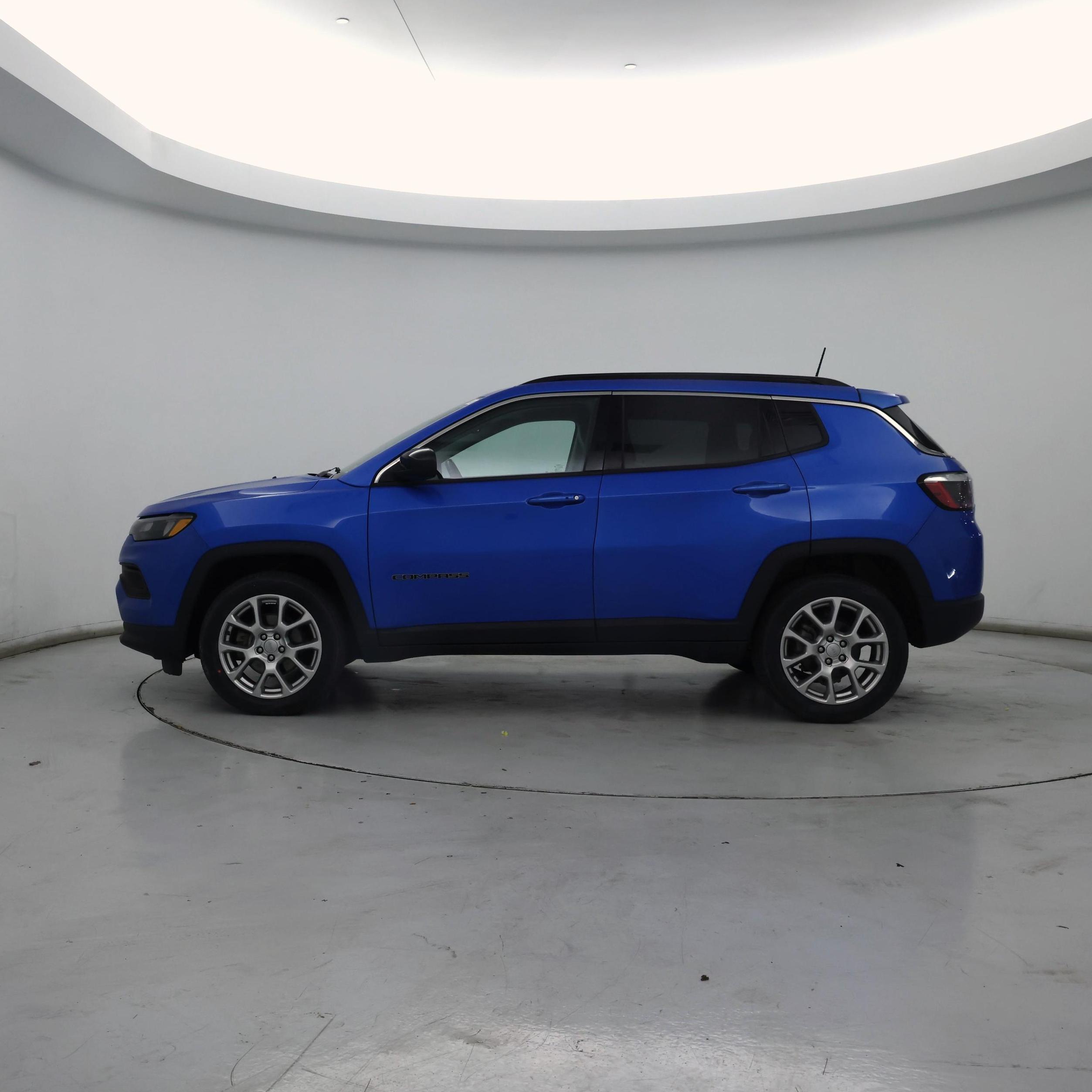 Thumbnail: 2022 Jeep Compass - 3