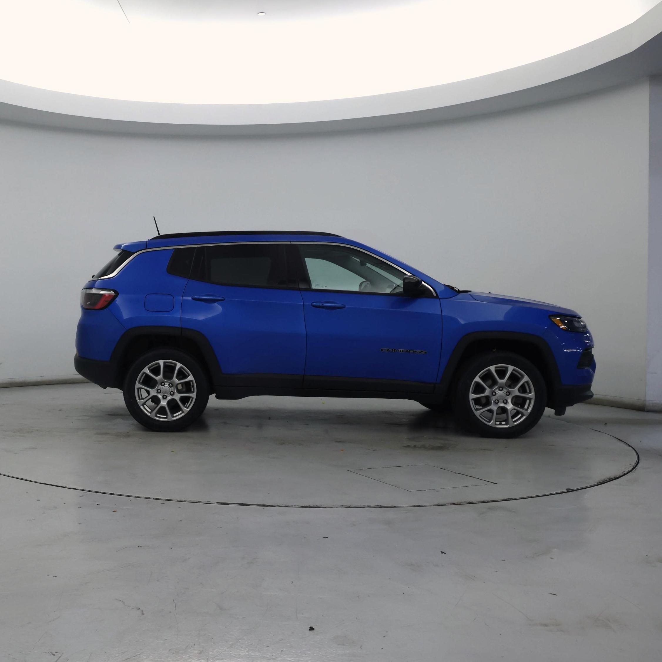 Thumbnail: 2022 Jeep Compass - 7