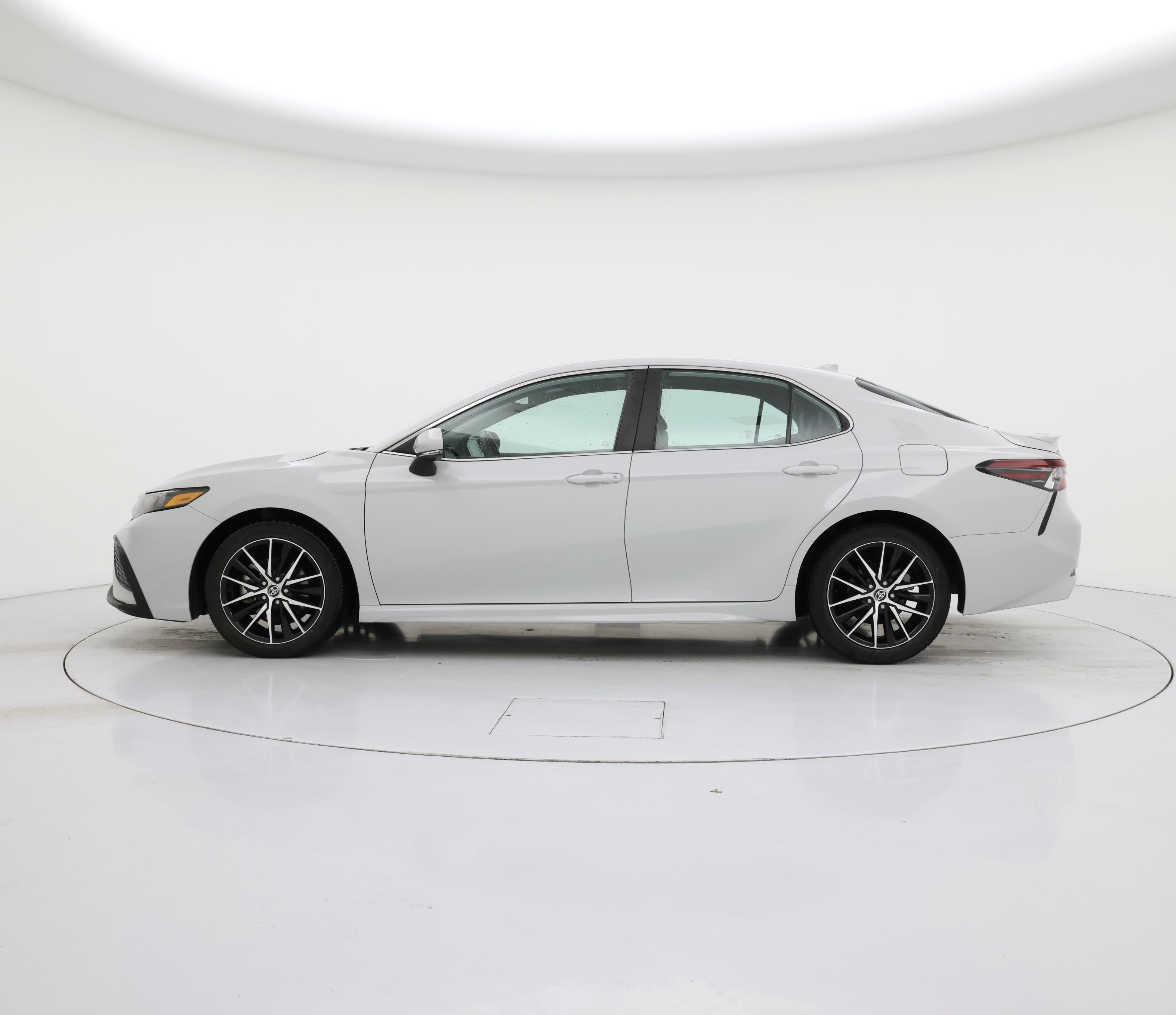 Thumbnail: 2024 Toyota Camry - 3