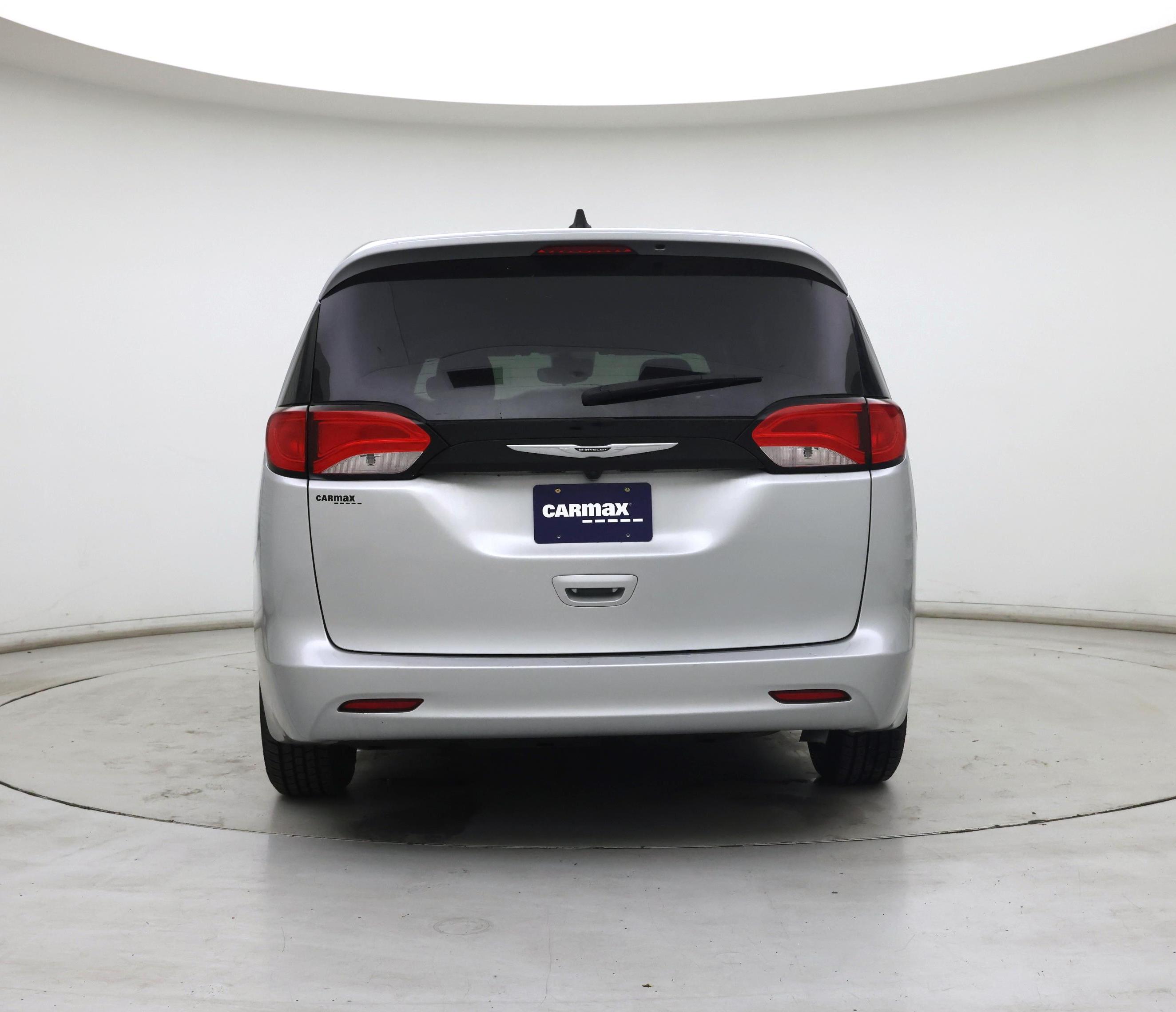 Thumbnail: 2023 Chrysler Voyager - 6