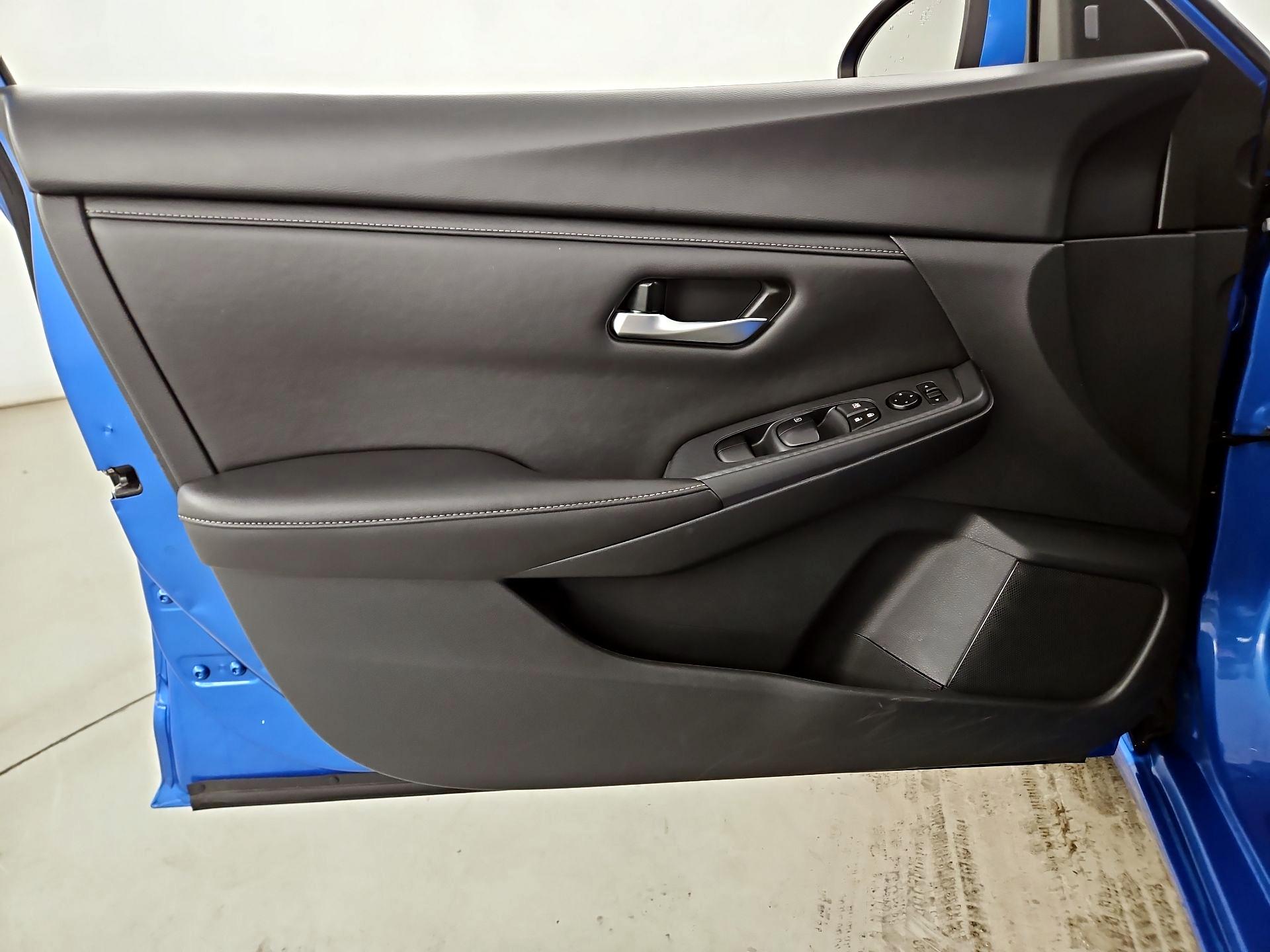 Thumbnail: 2023 Nissan Sentra - 12