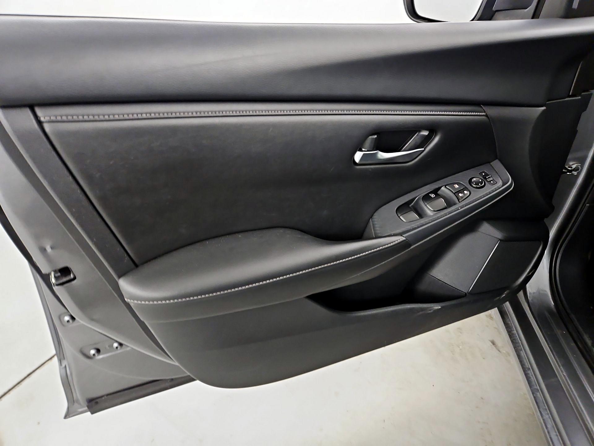 Thumbnail: 2023 Nissan Sentra - 12