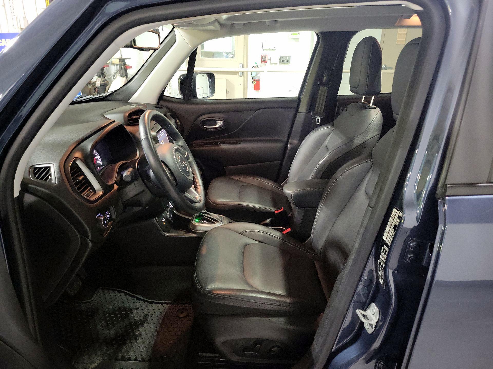 Thumbnail: 2022 Jeep Renegade - 9