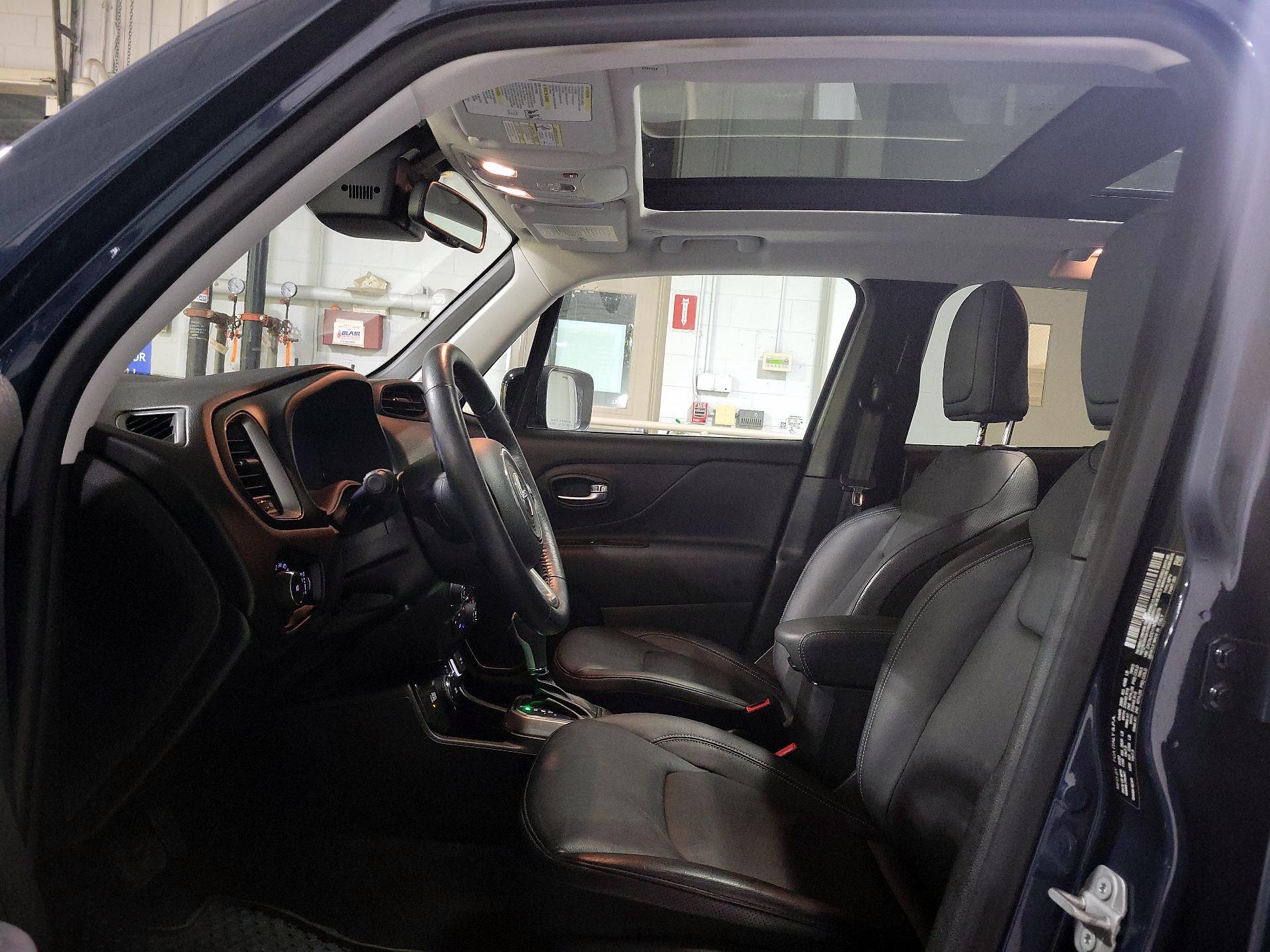 Thumbnail: 2022 Jeep Renegade - 18