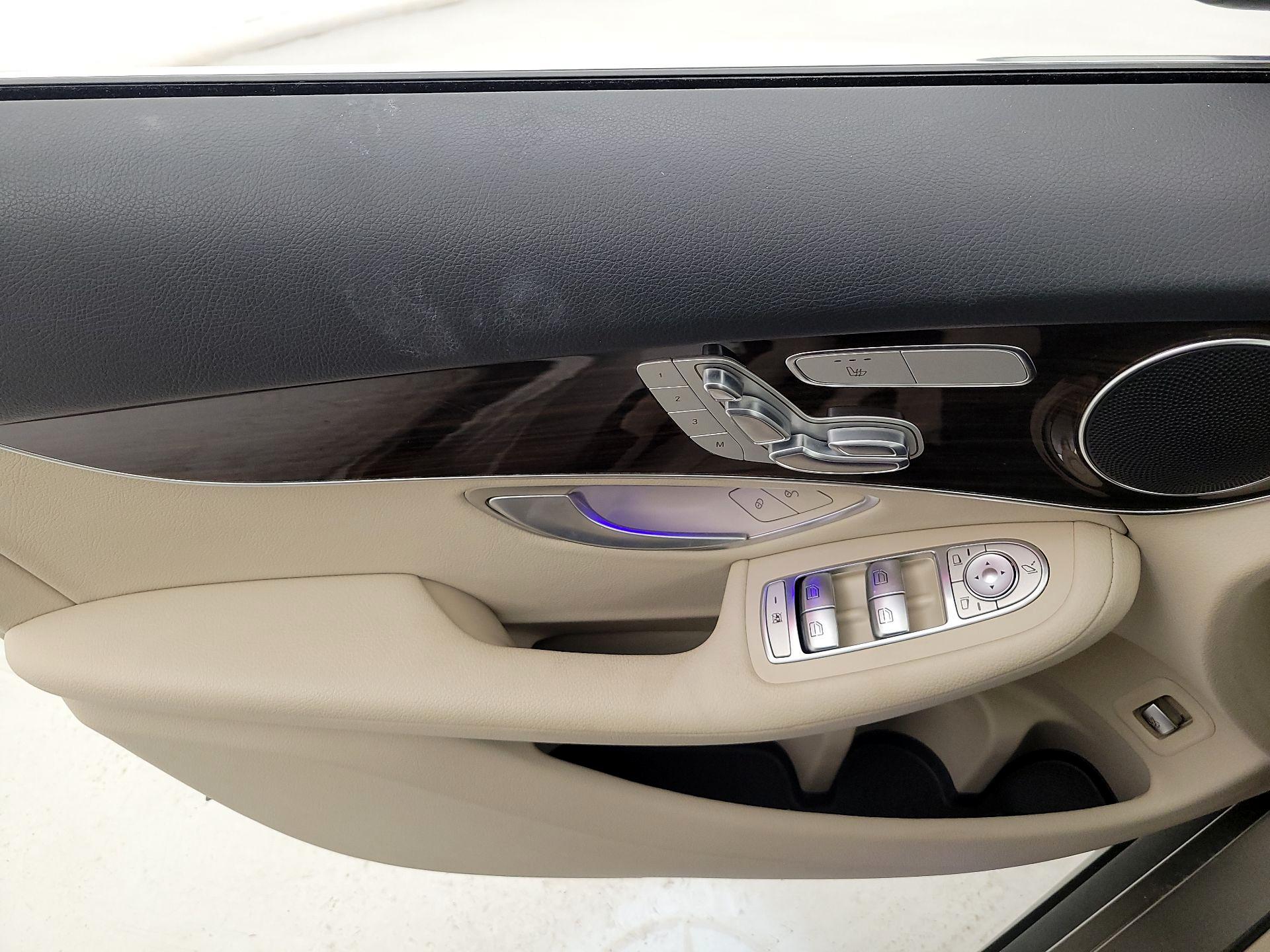 Thumbnail: 2022 Mercedes-Benz GLC - 12