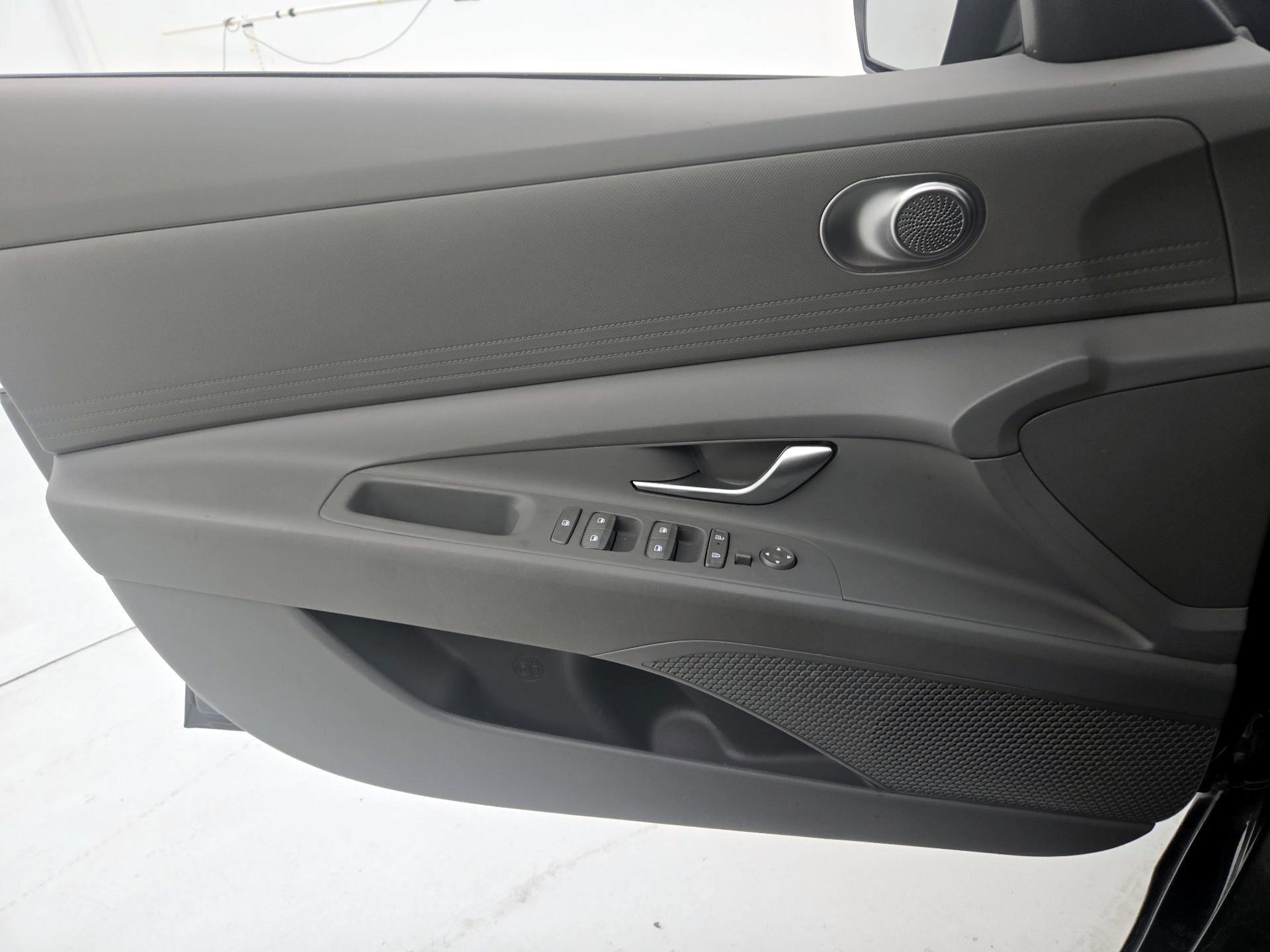 Thumbnail: 2025 Hyundai Elantra - 12