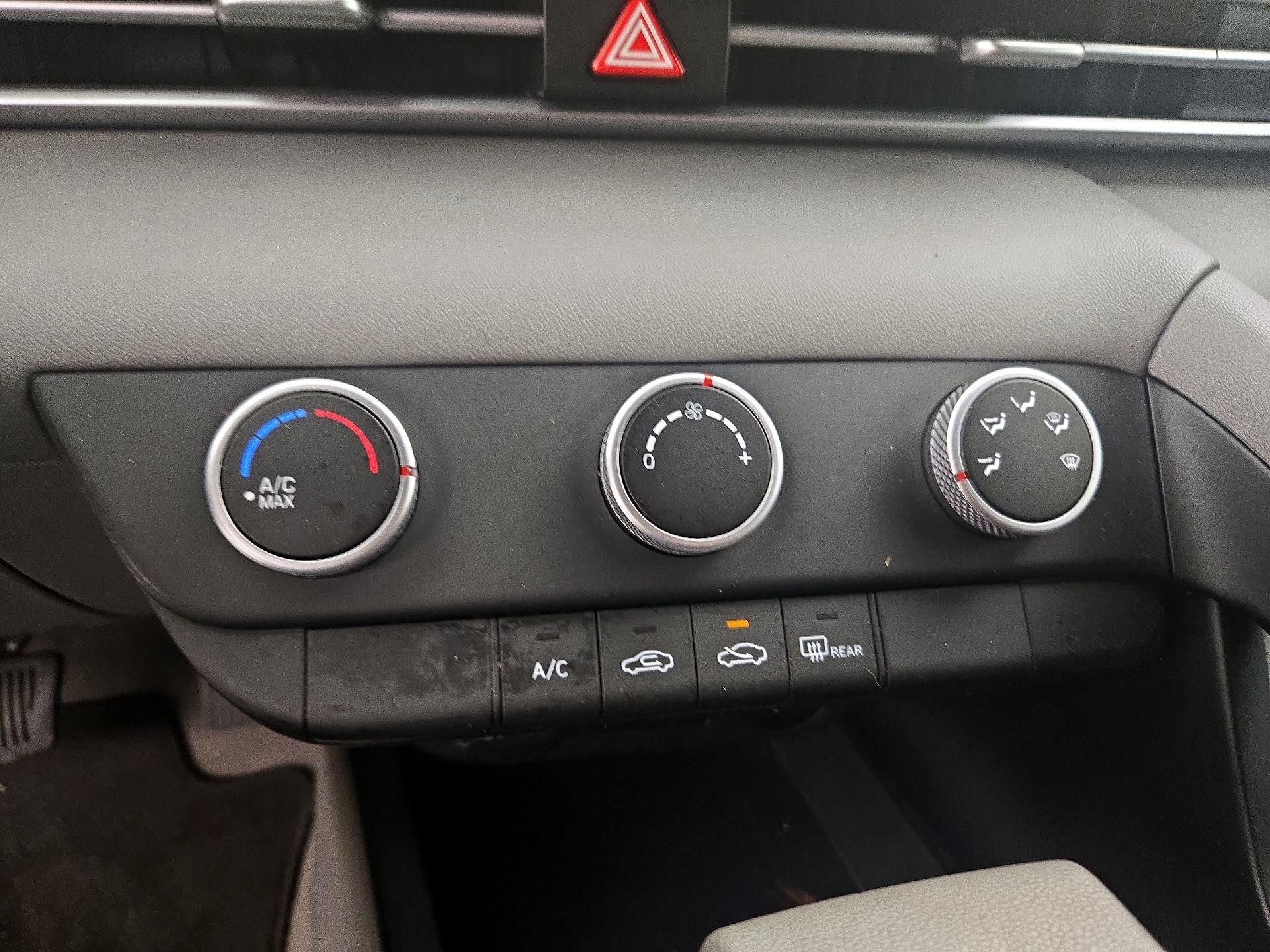 Thumbnail: 2025 Hyundai Elantra - 16