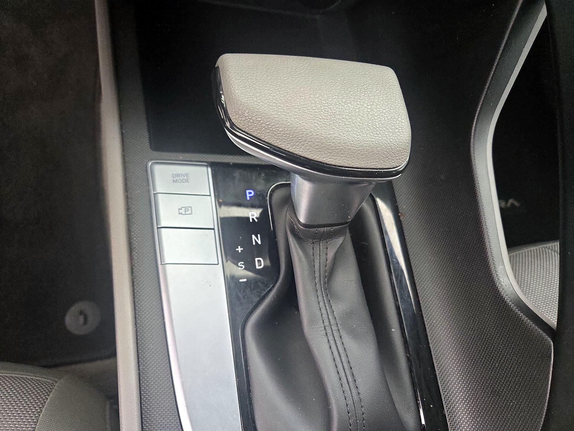 Thumbnail: 2025 Hyundai Elantra - 17