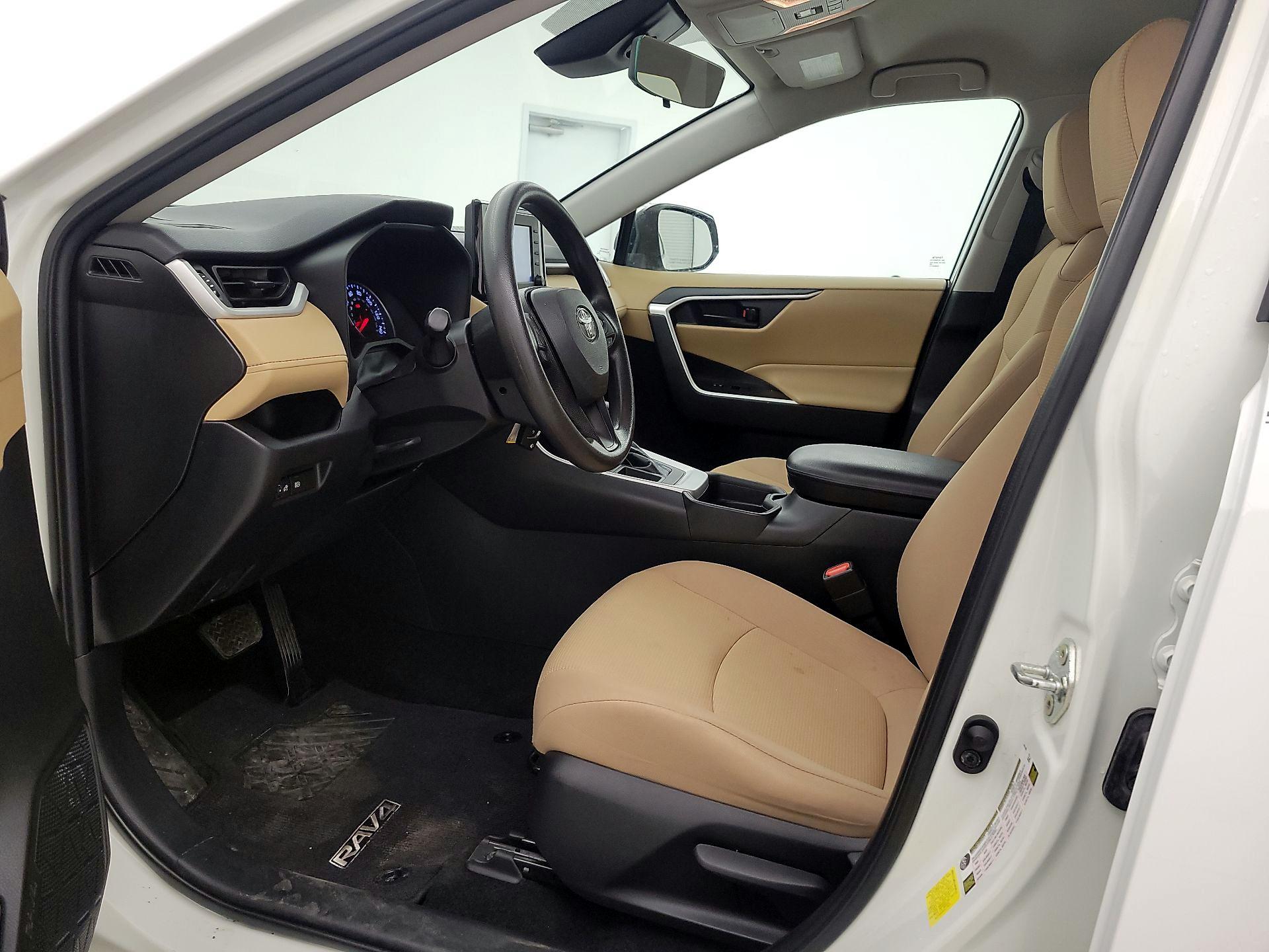 Thumbnail: 2021 Toyota RAV4 - 11