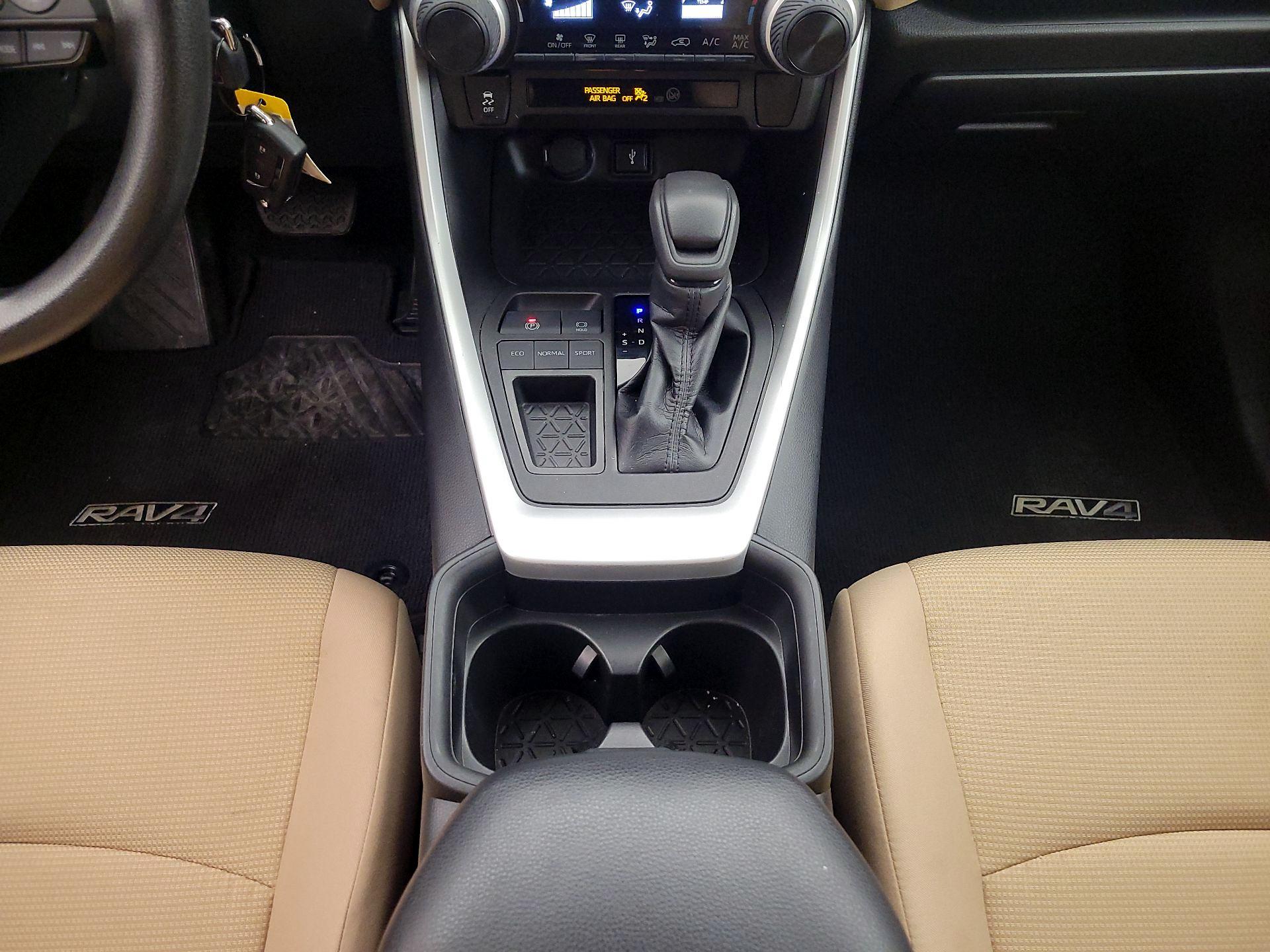 Thumbnail: 2021 Toyota RAV4 - 18