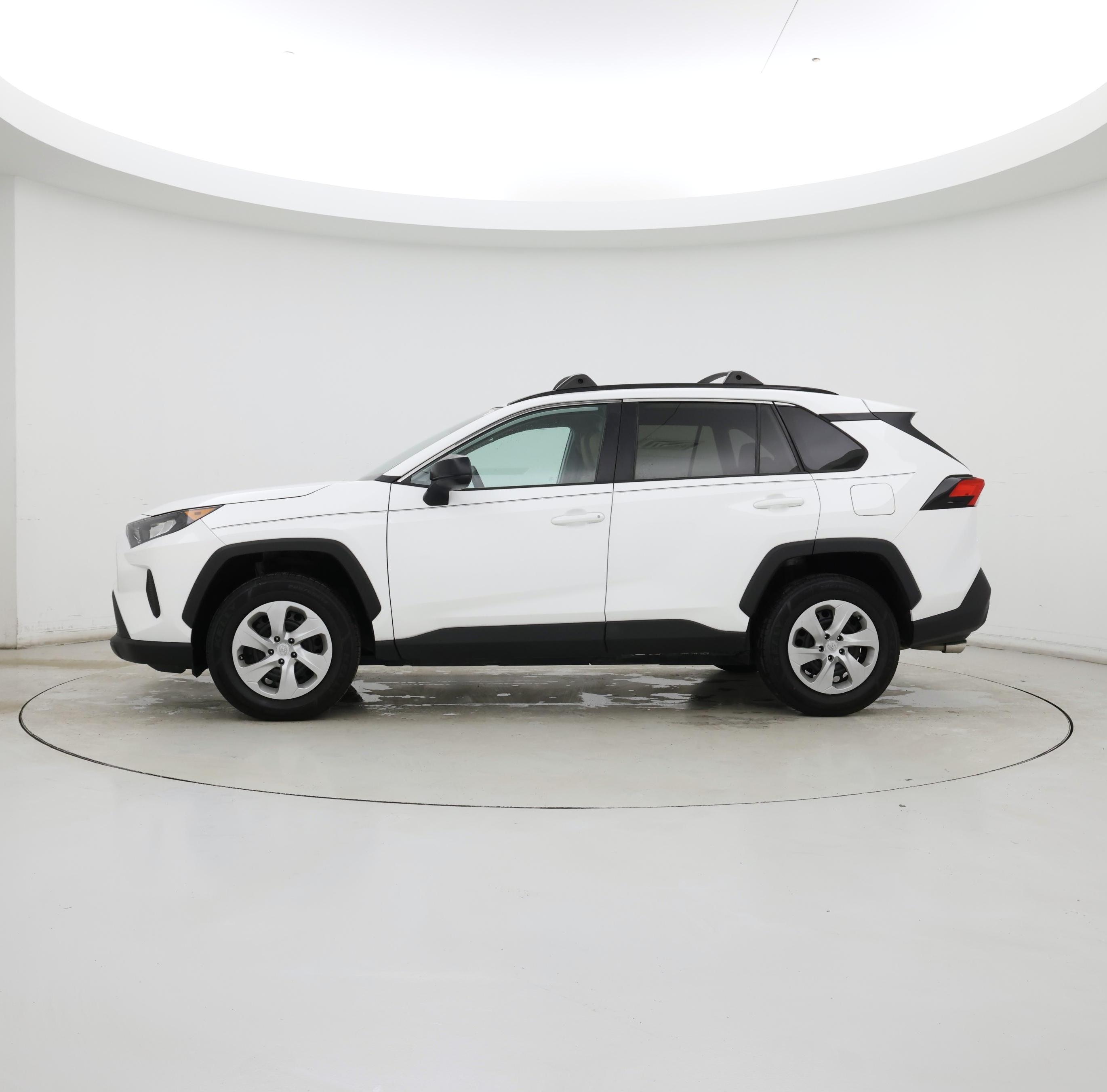 Thumbnail: 2021 Toyota RAV4 - 3