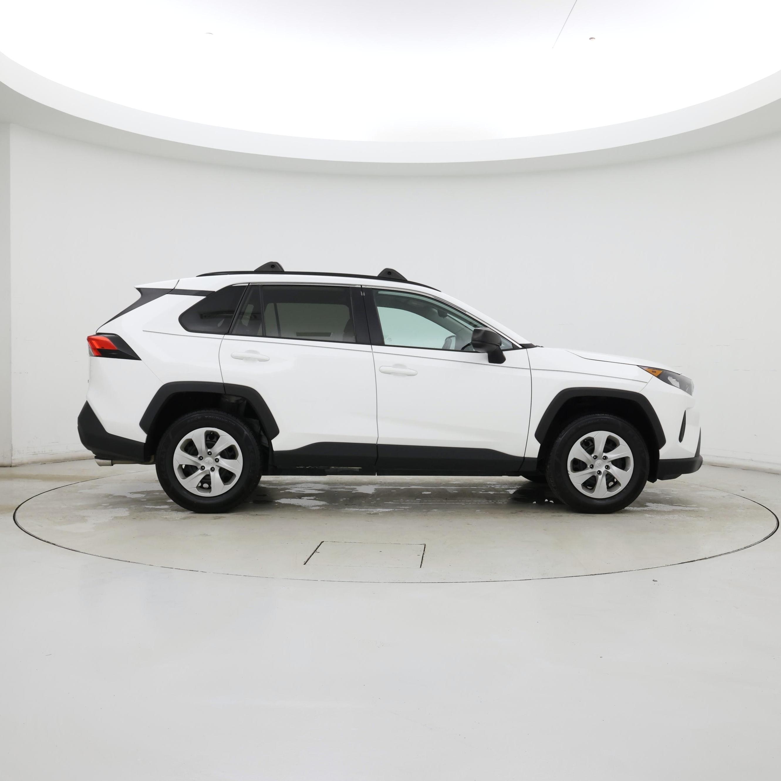 Thumbnail: 2021 Toyota RAV4 - 7