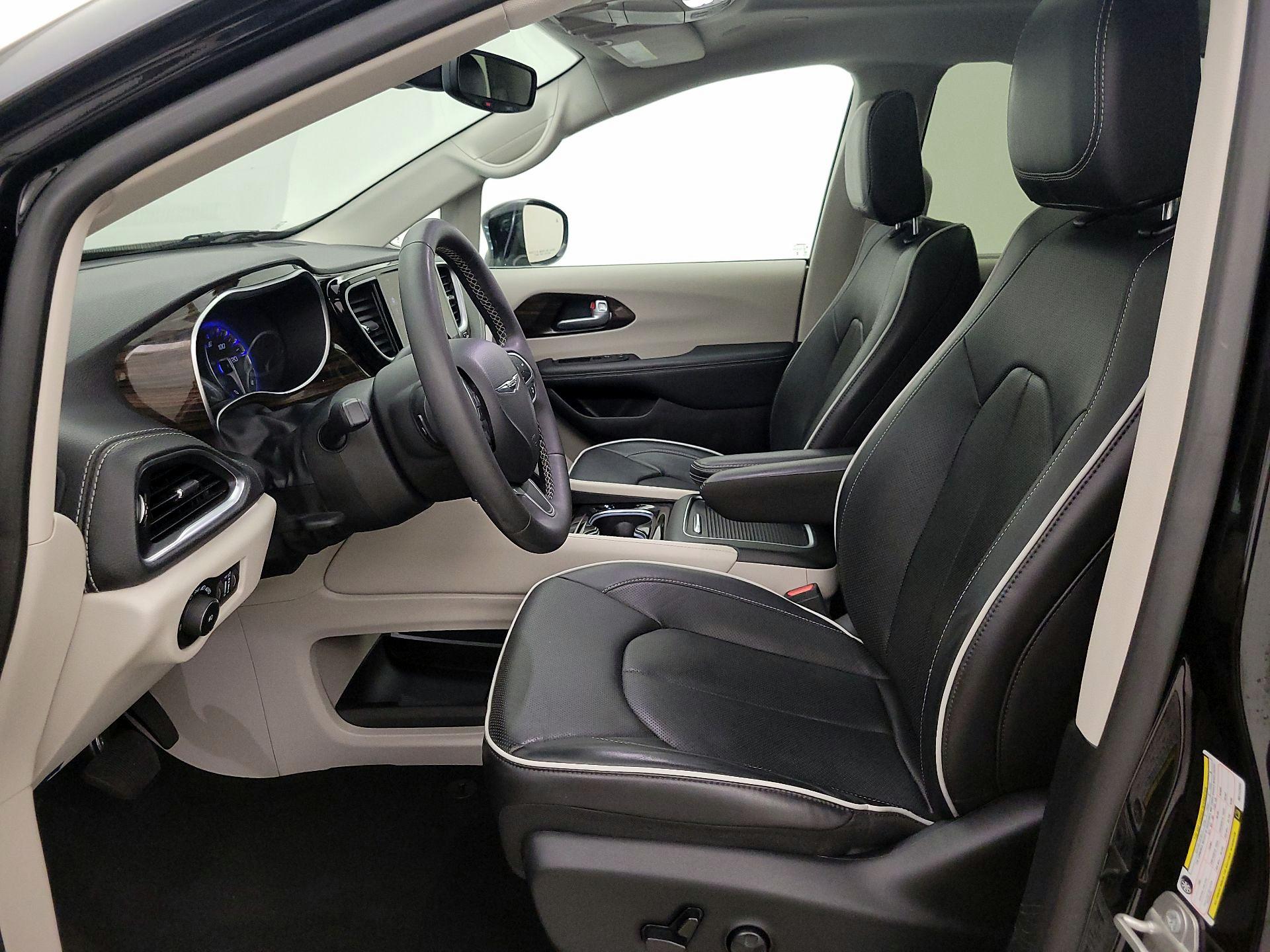 Thumbnail: 2024 Chrysler Pacifica - 11