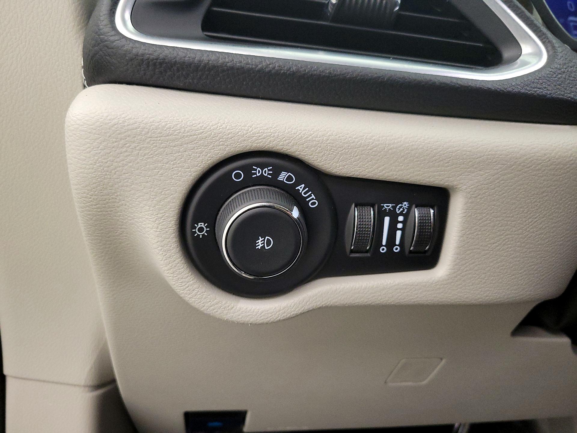 Thumbnail: 2024 Chrysler Pacifica - 13