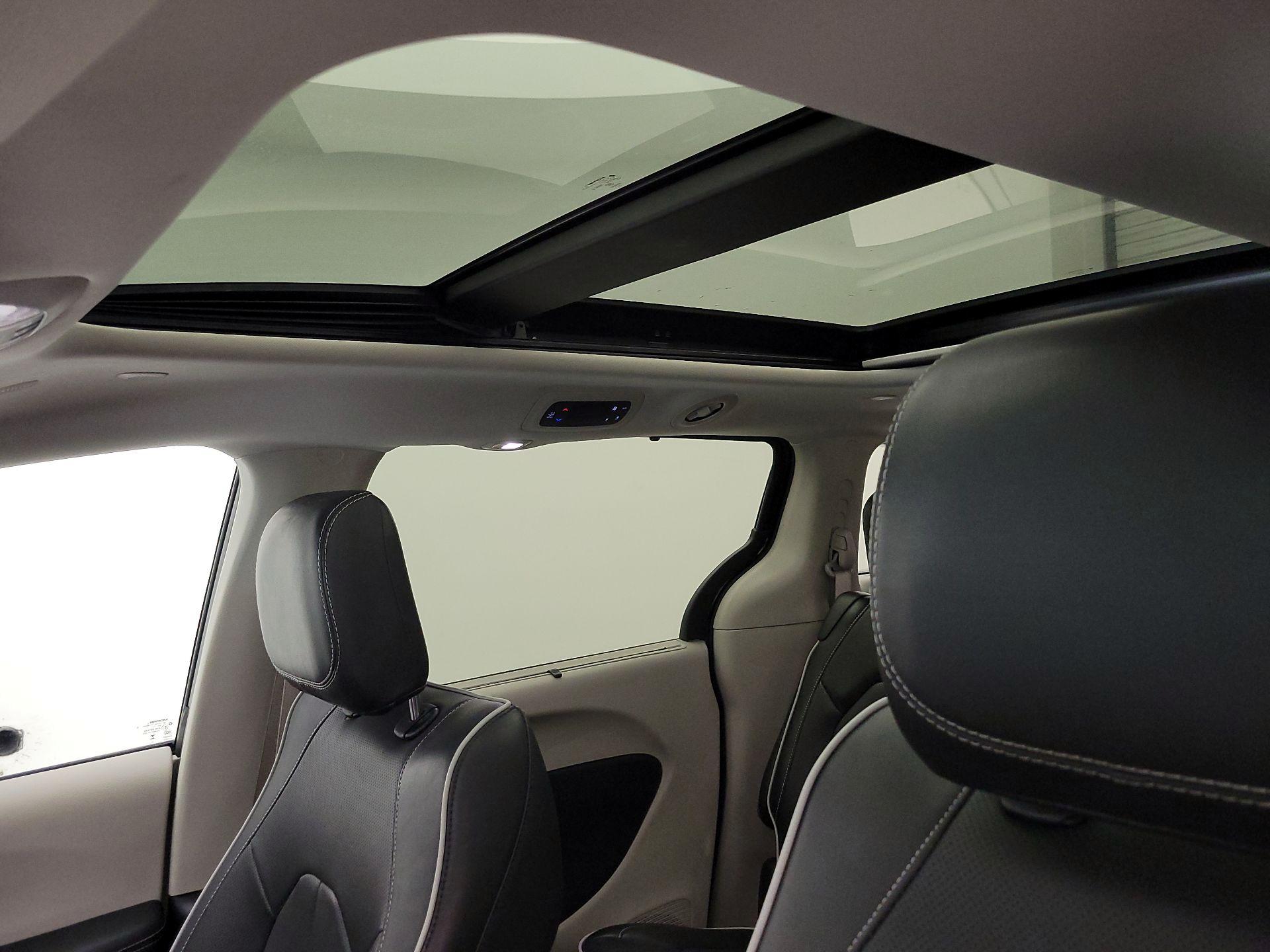 Thumbnail: 2024 Chrysler Pacifica - 19