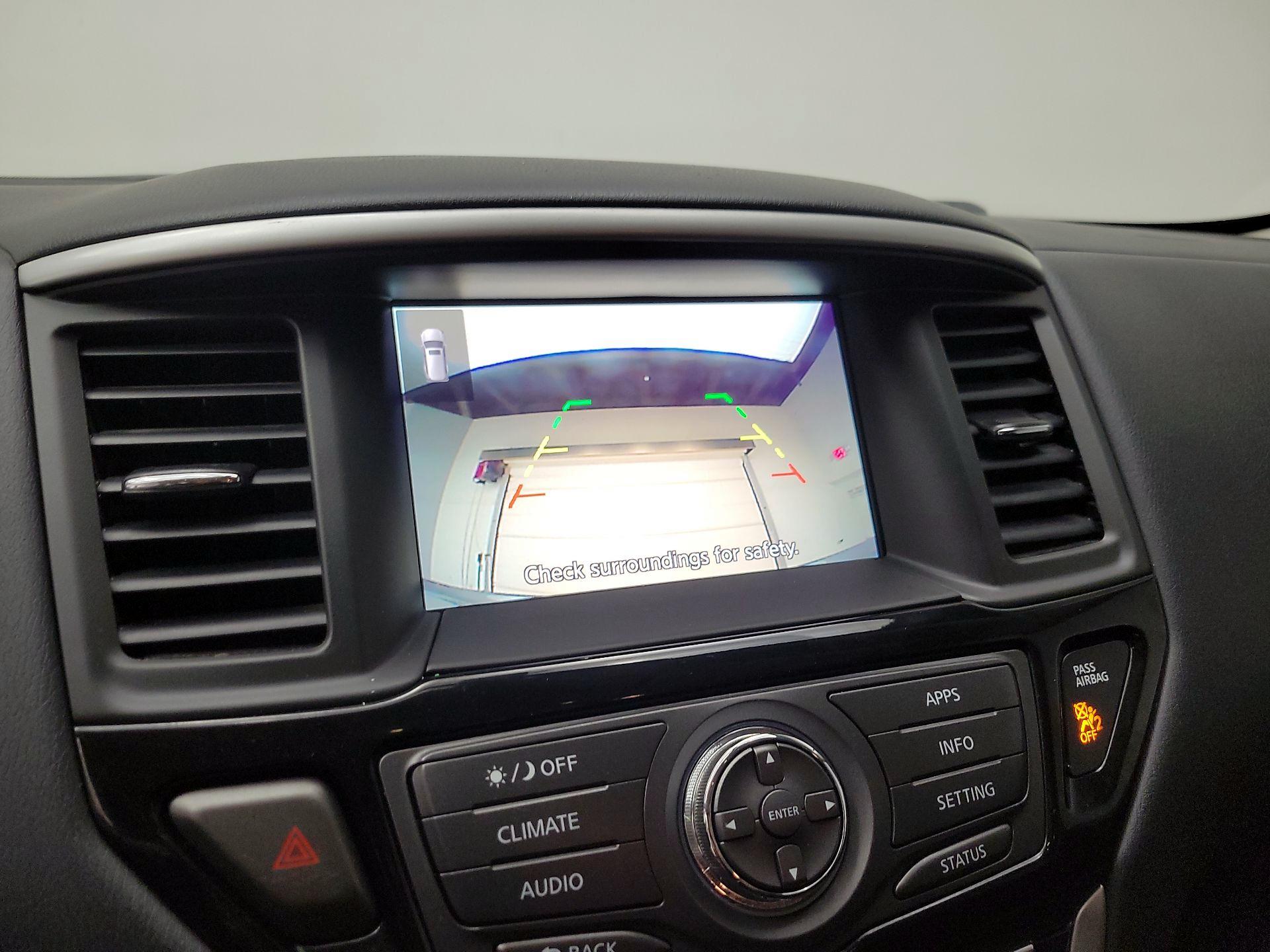 Thumbnail: 2020 Nissan Pathfinder - 14