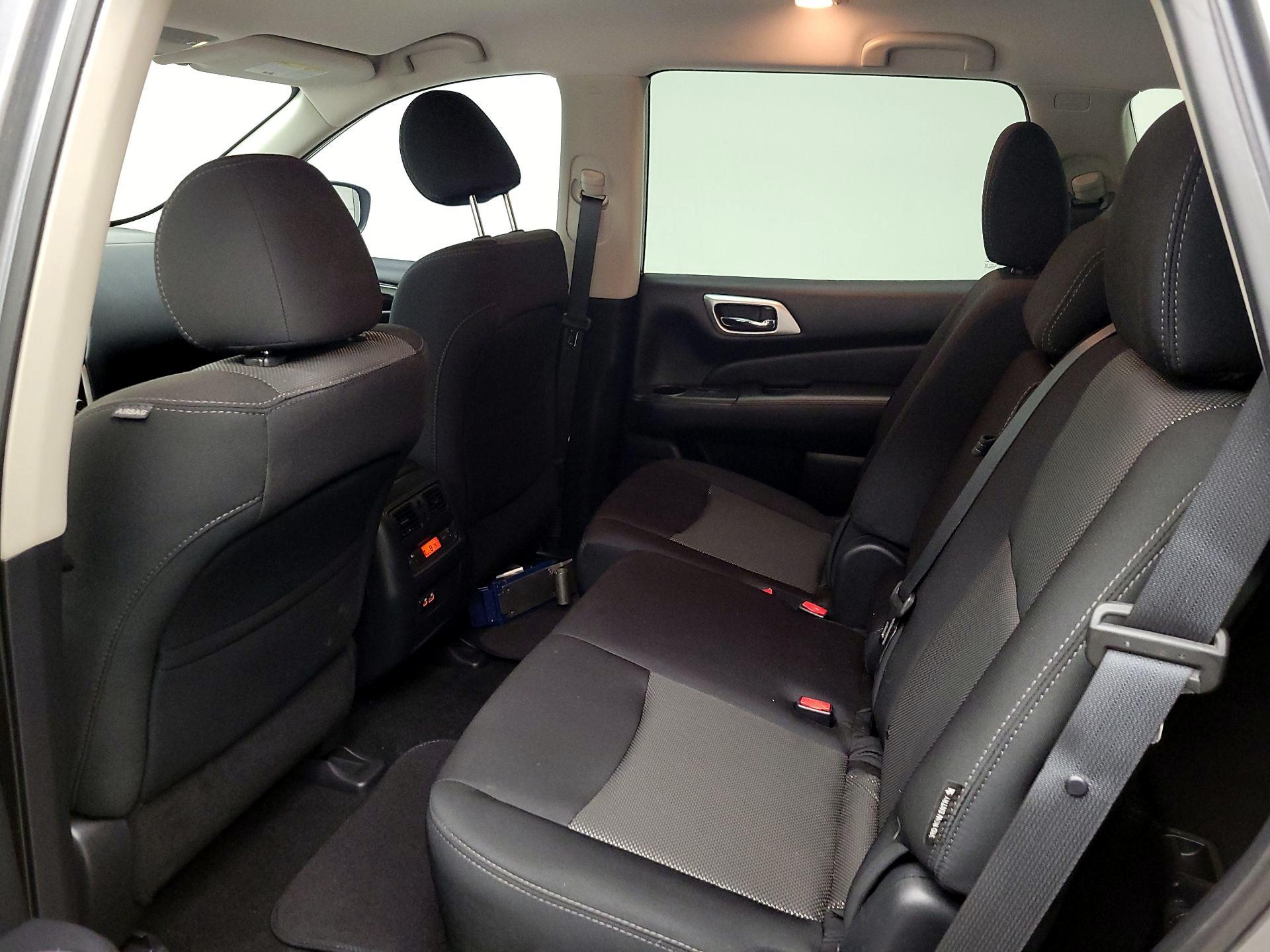 Thumbnail: 2020 Nissan Pathfinder - 19