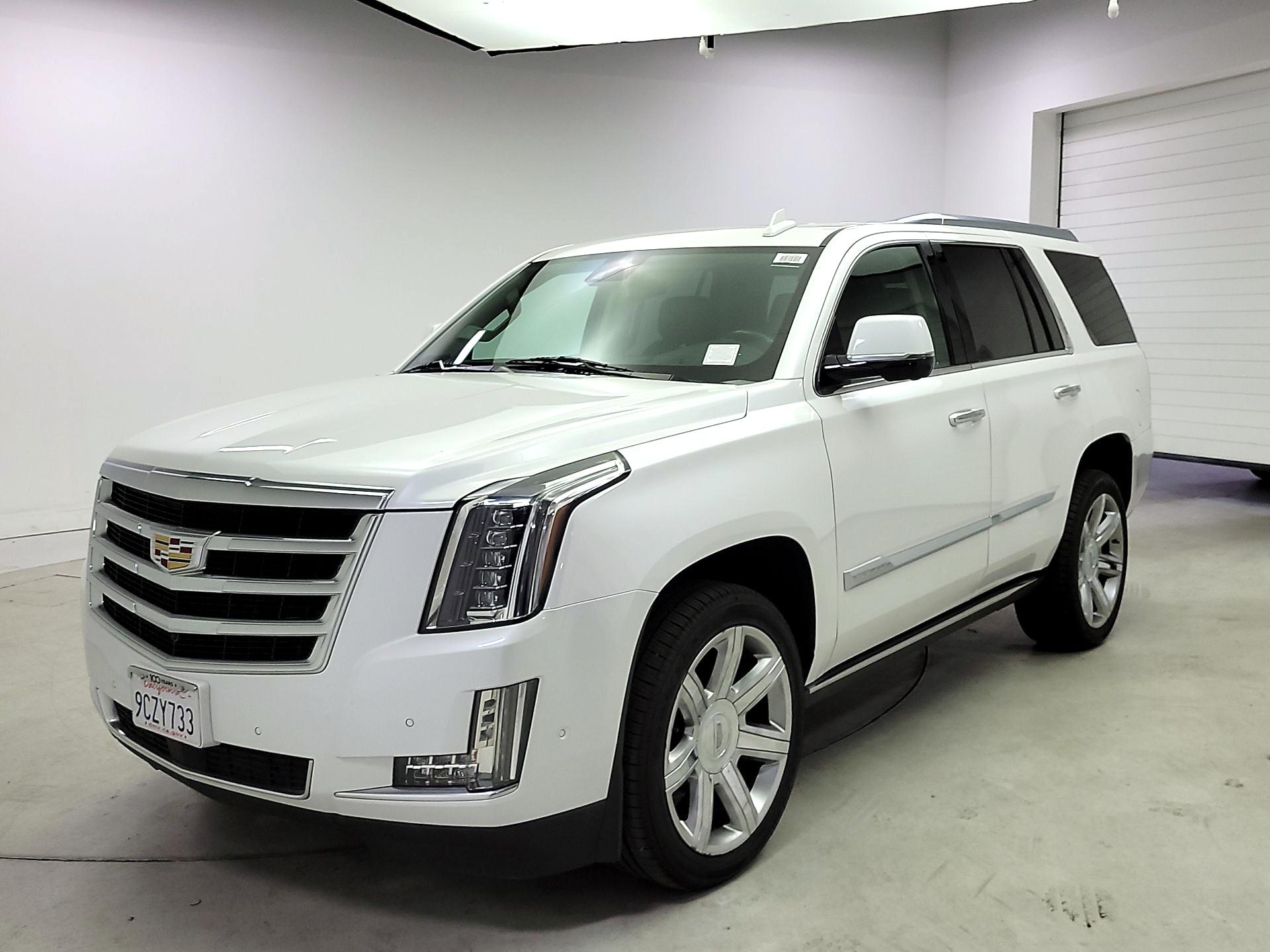 Thumbnail: 2020 Cadillac Escalade - 3