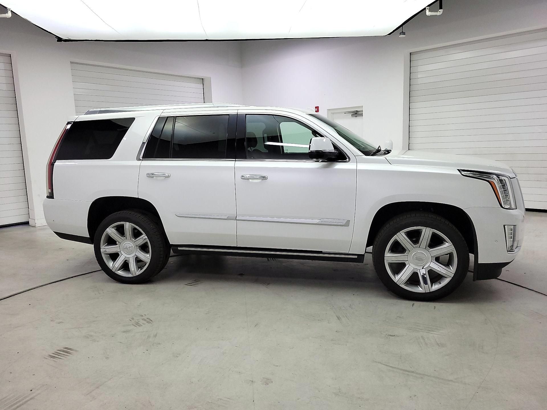 Thumbnail: 2020 Cadillac Escalade - 4