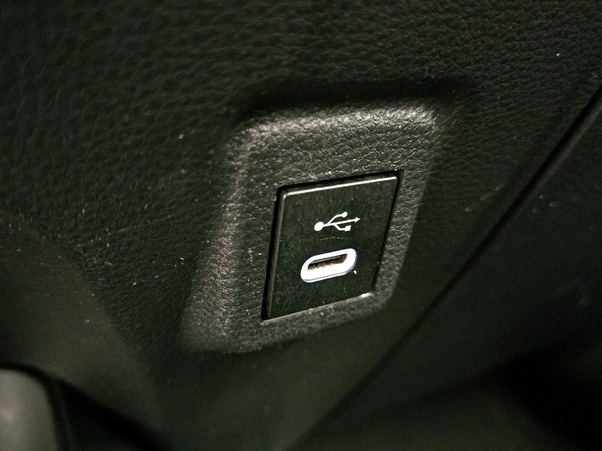 Thumbnail: 2023 Toyota Corolla - 18