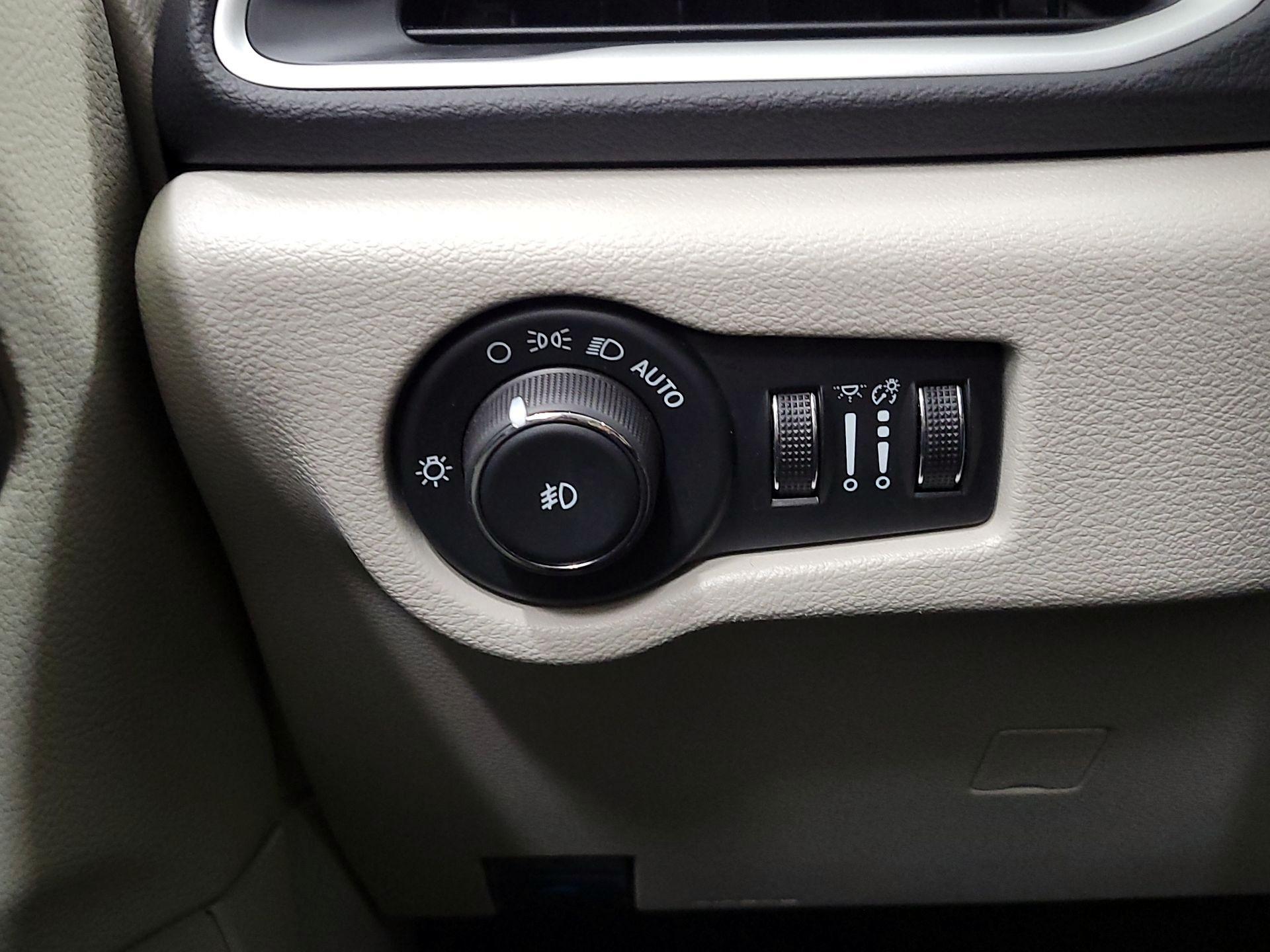 Thumbnail: 2024 Chrysler Pacifica - 13