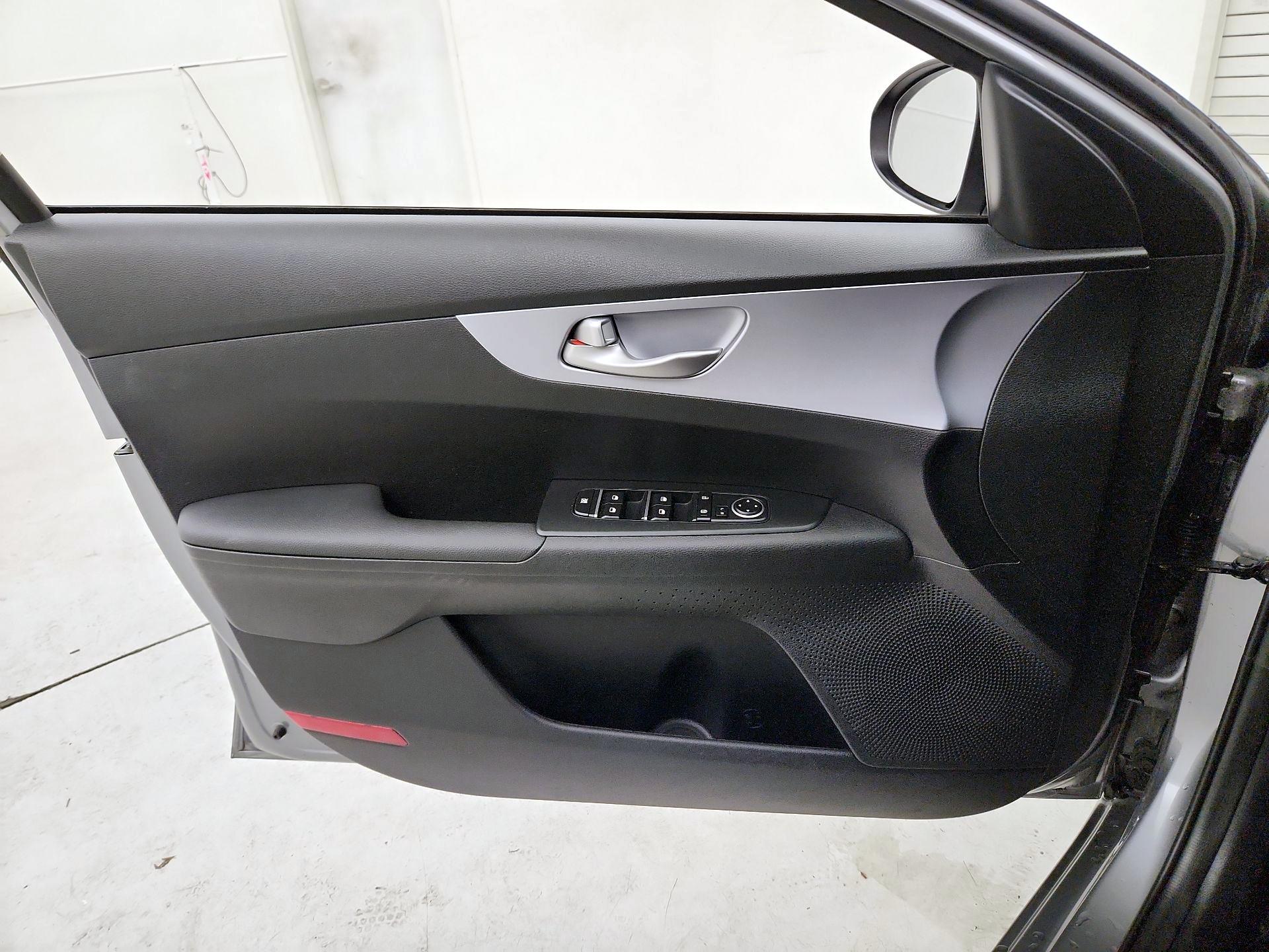 Thumbnail: 2024 Kia Forte - 12