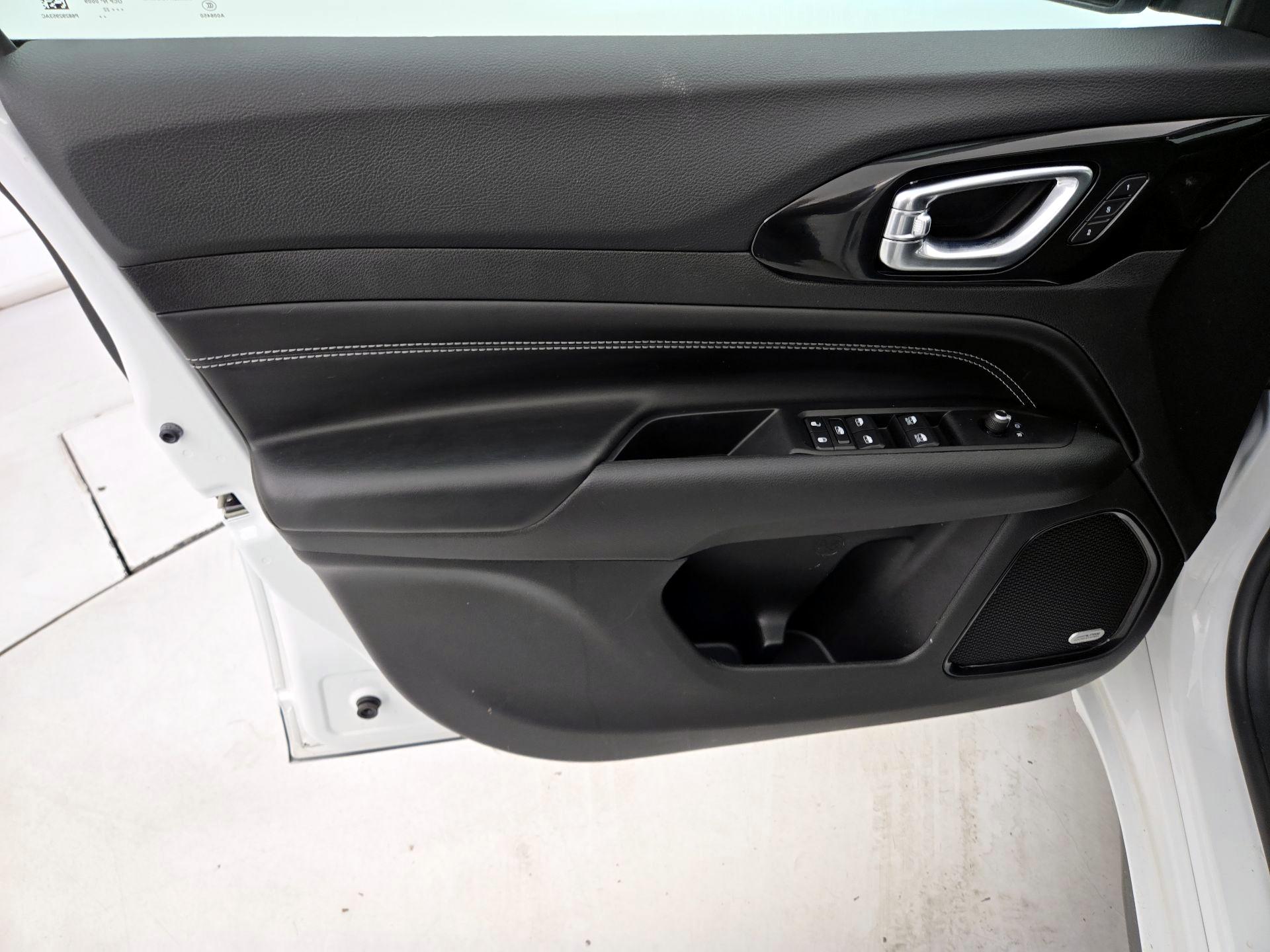 Thumbnail: 2022 Jeep Compass - 12