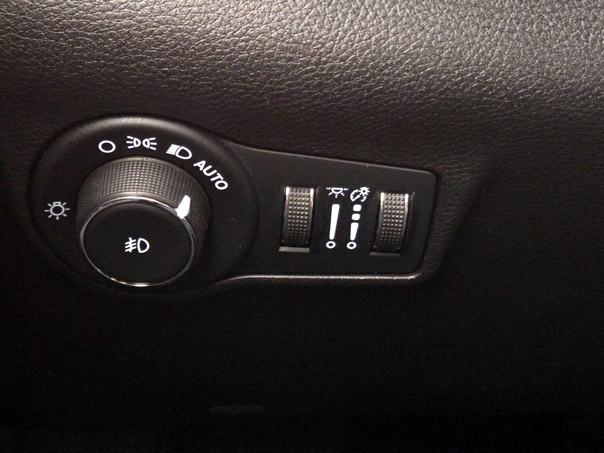 Thumbnail: 2022 Jeep Compass - 13