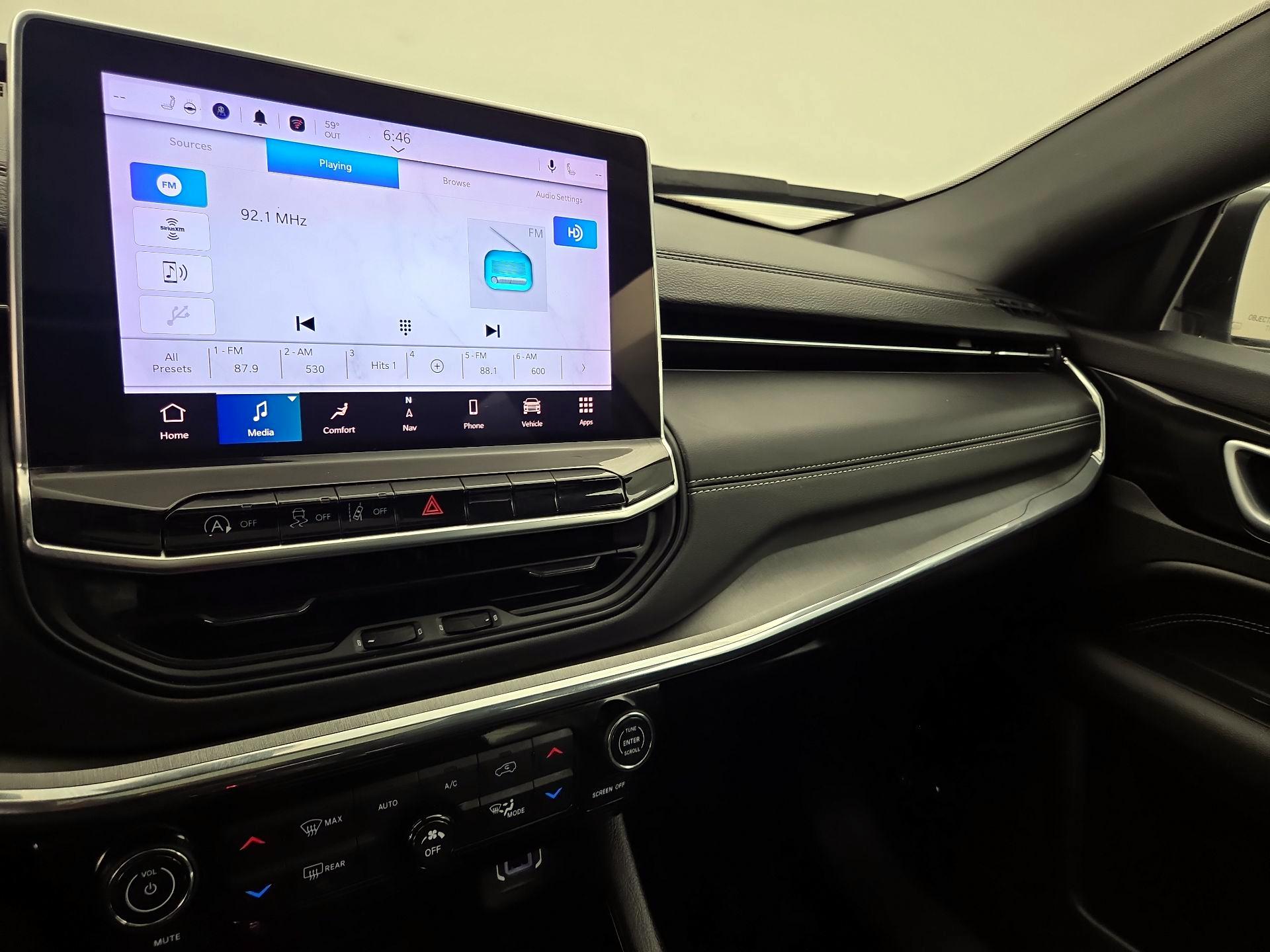 Thumbnail: 2022 Jeep Compass - 16