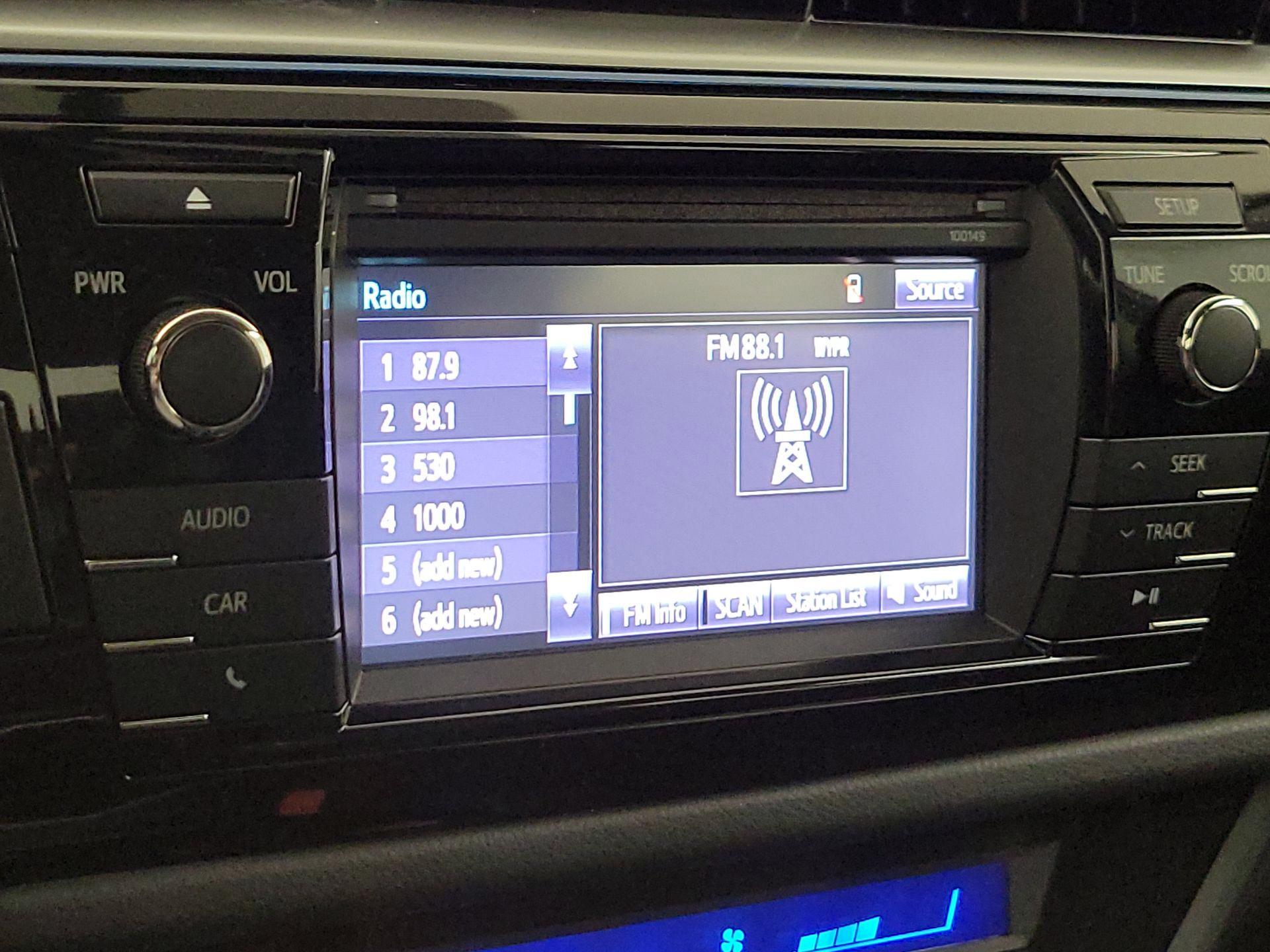 Thumbnail: 2015 Toyota Corolla - 15