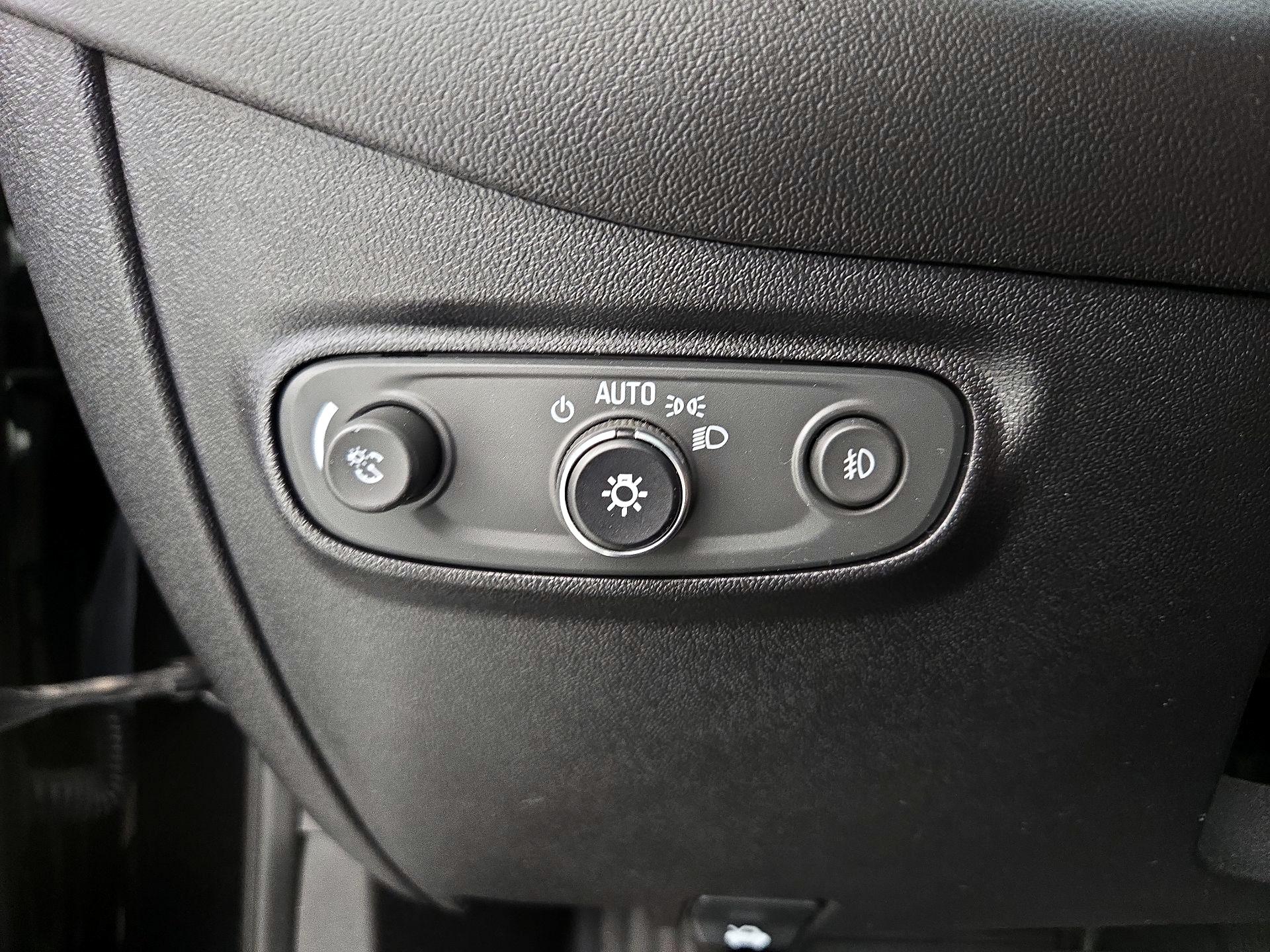 Thumbnail: 2018 Chevrolet Equinox - 13