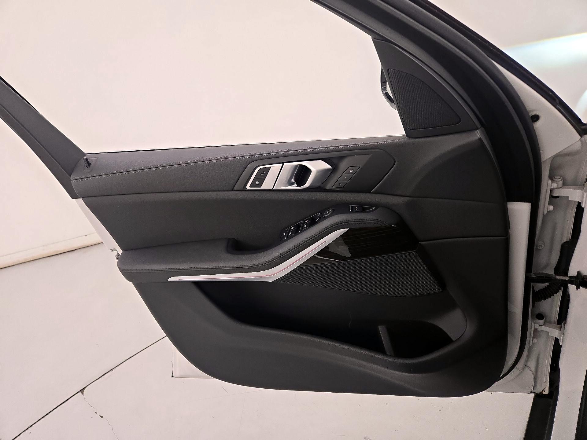 Thumbnail: 2020 BMW X5 - 12