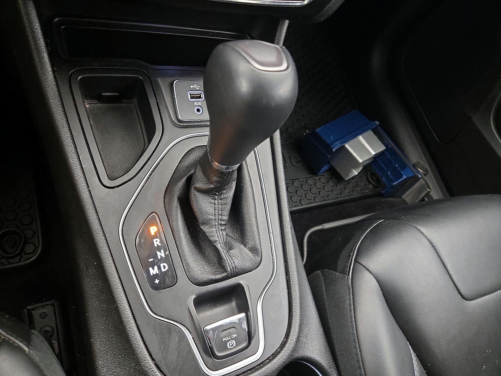 Thumbnail: 2019 Jeep Cherokee - 17