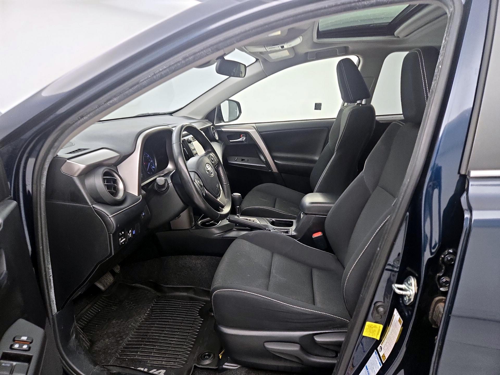 Thumbnail: 2018 Toyota RAV4 - 11