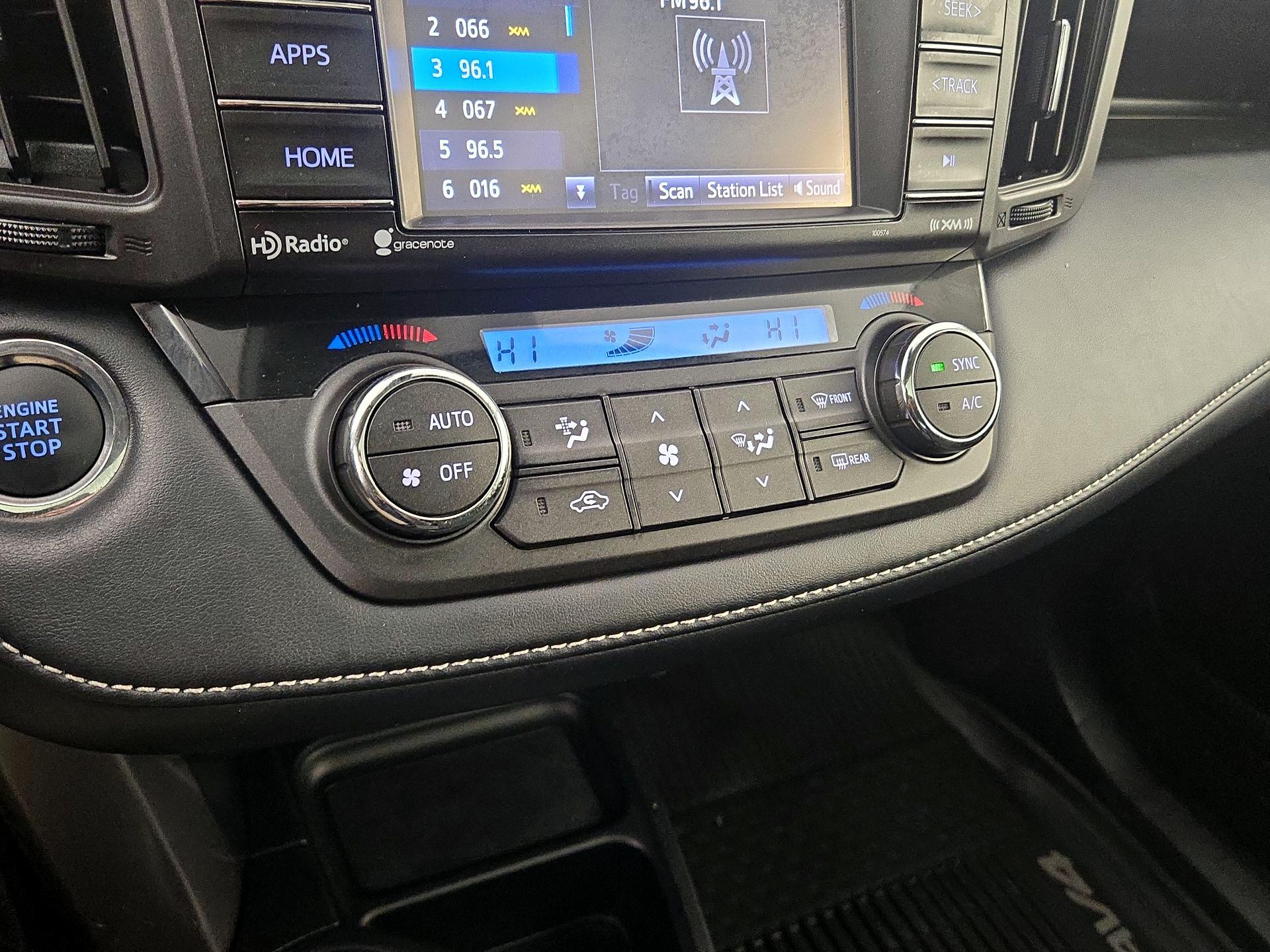 Thumbnail: 2018 Toyota RAV4 - 15