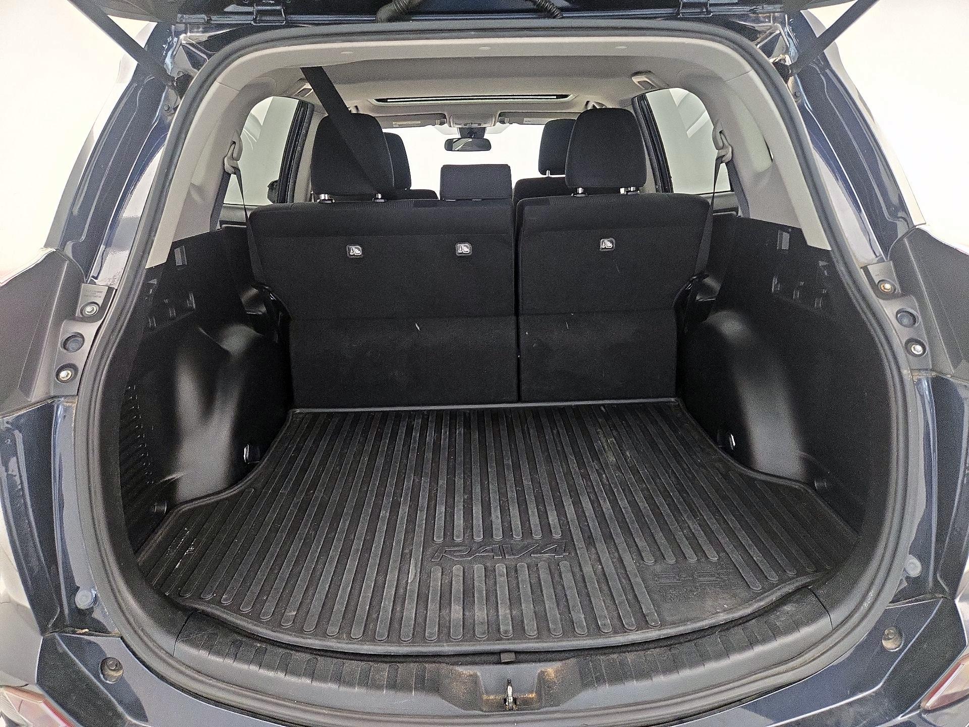 Thumbnail: 2018 Toyota RAV4 - 20