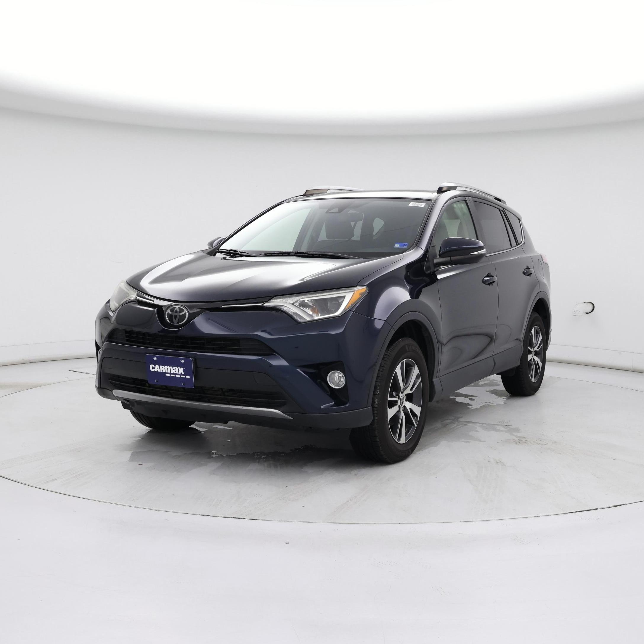 Thumbnail: 2018 Toyota RAV4 - 4