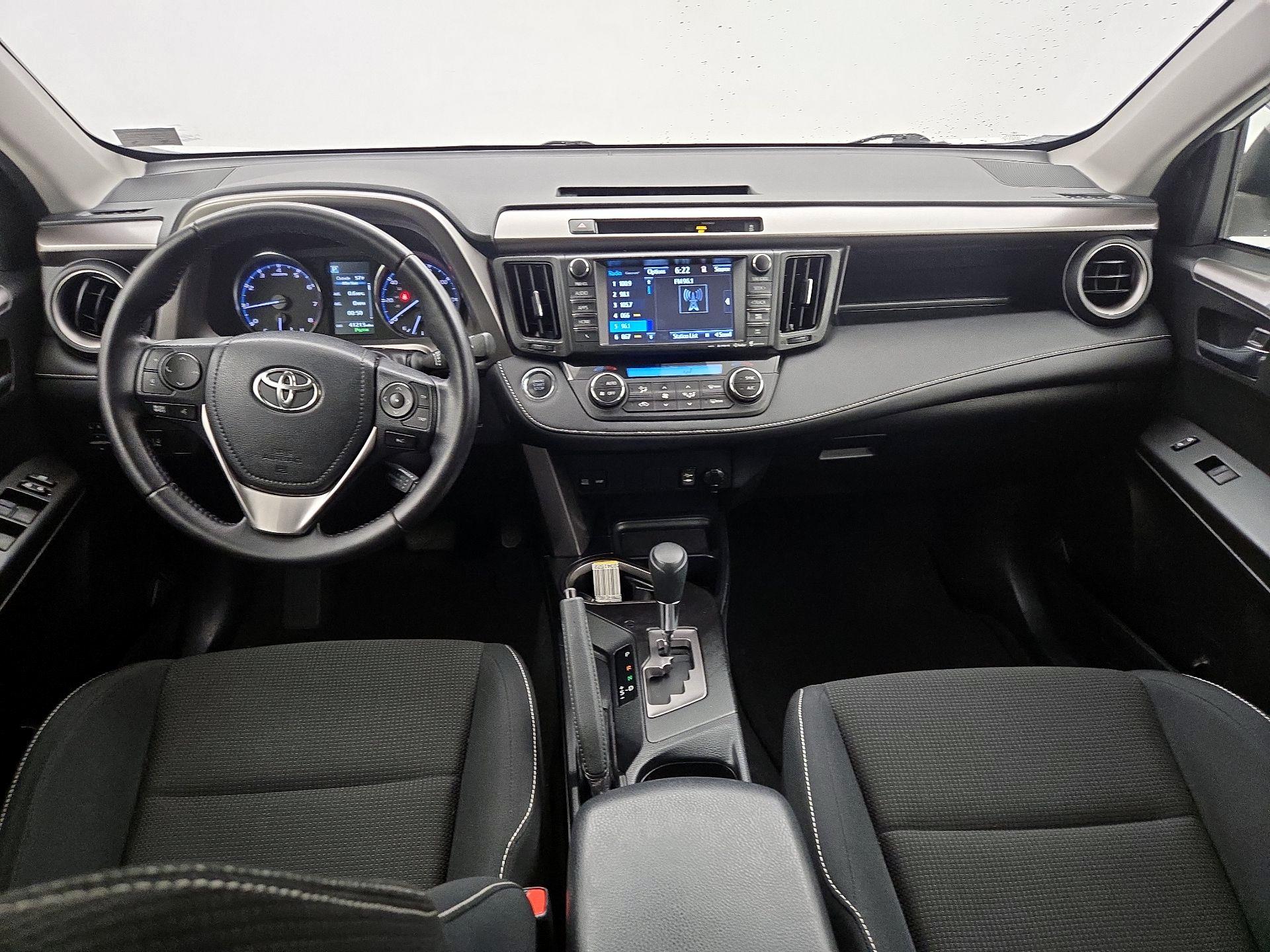 Thumbnail: 2016 Toyota RAV4 - 9