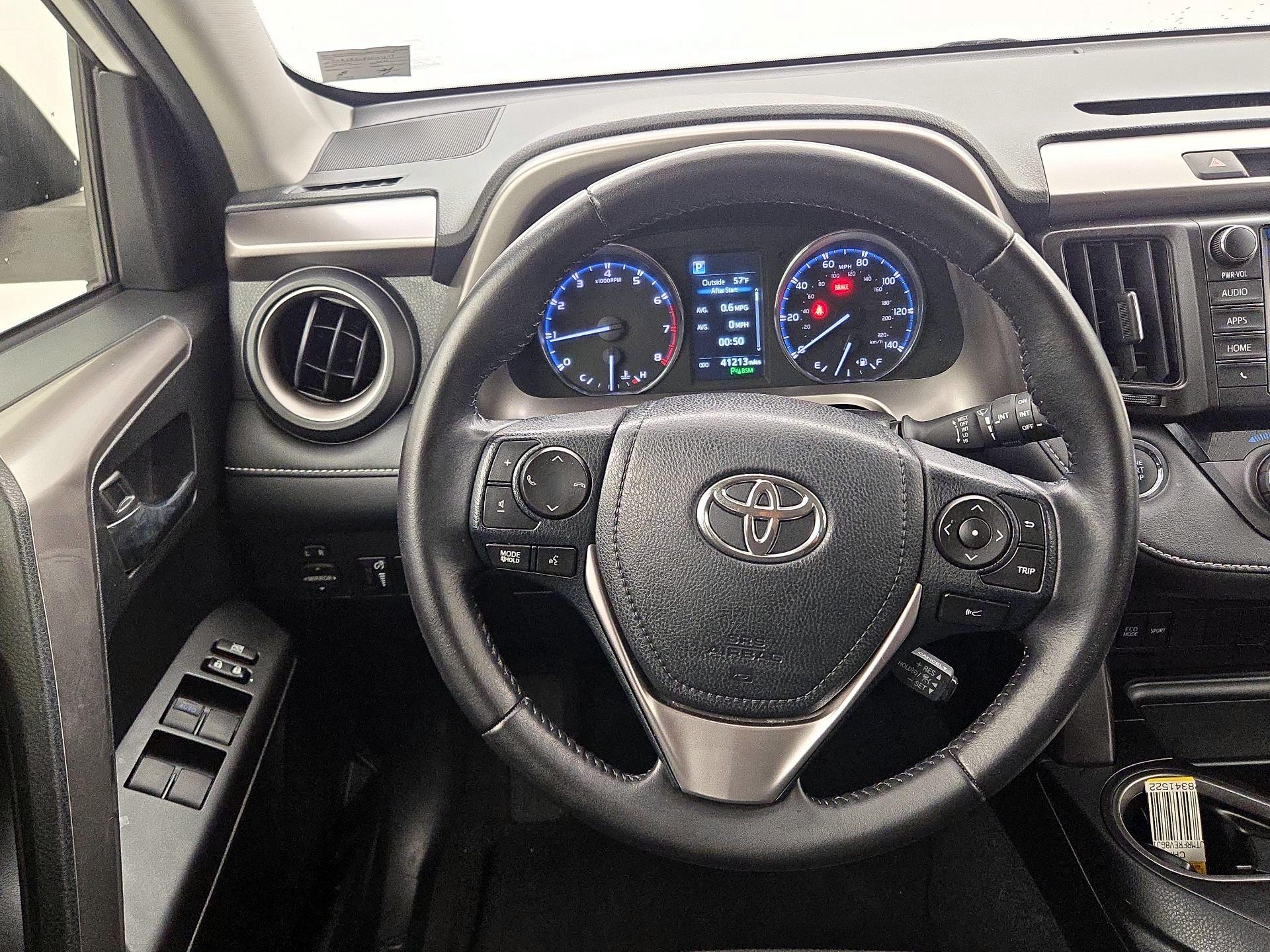 Thumbnail: 2016 Toyota RAV4 - 10