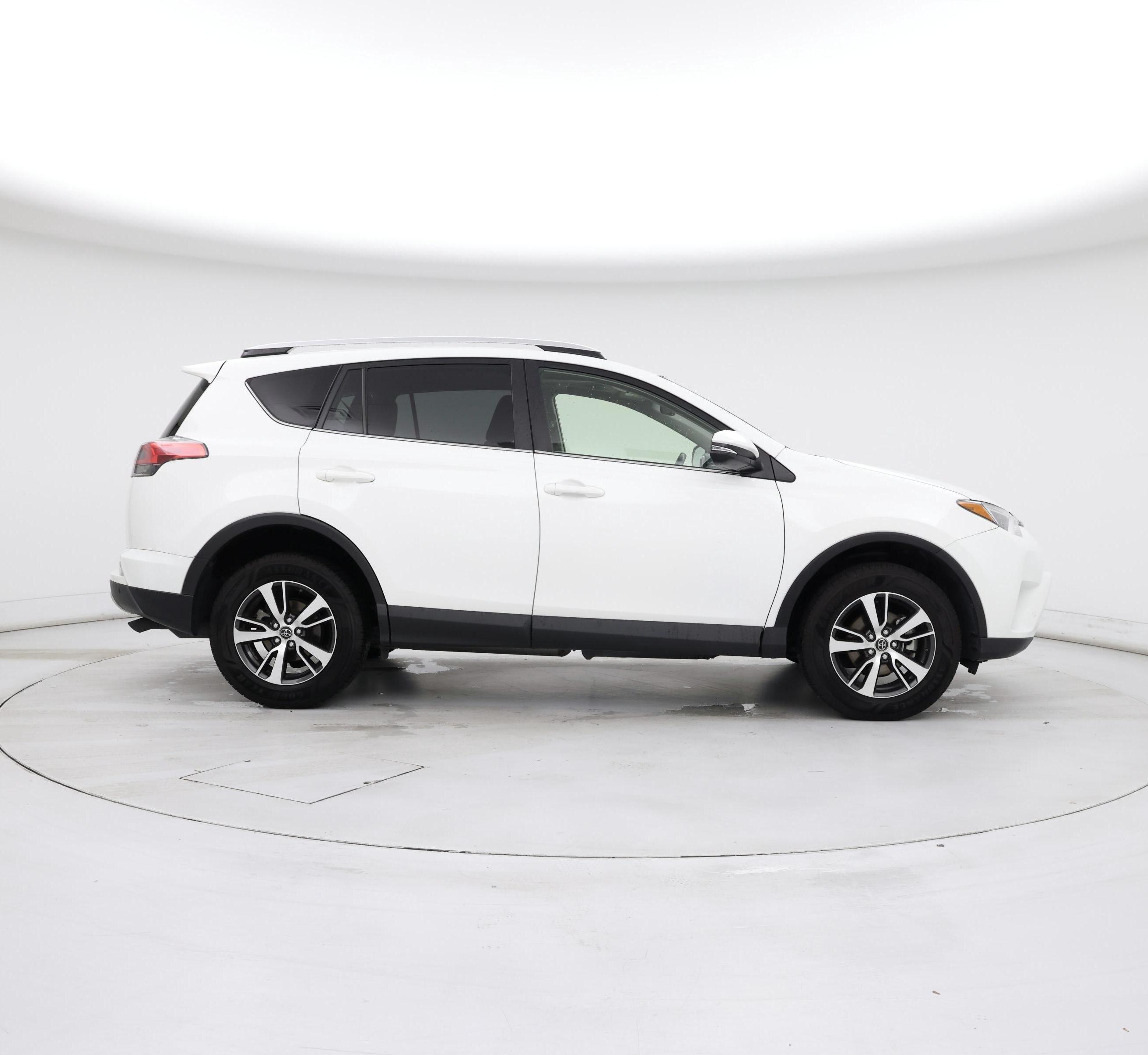 Thumbnail: 2016 Toyota RAV4 - 7