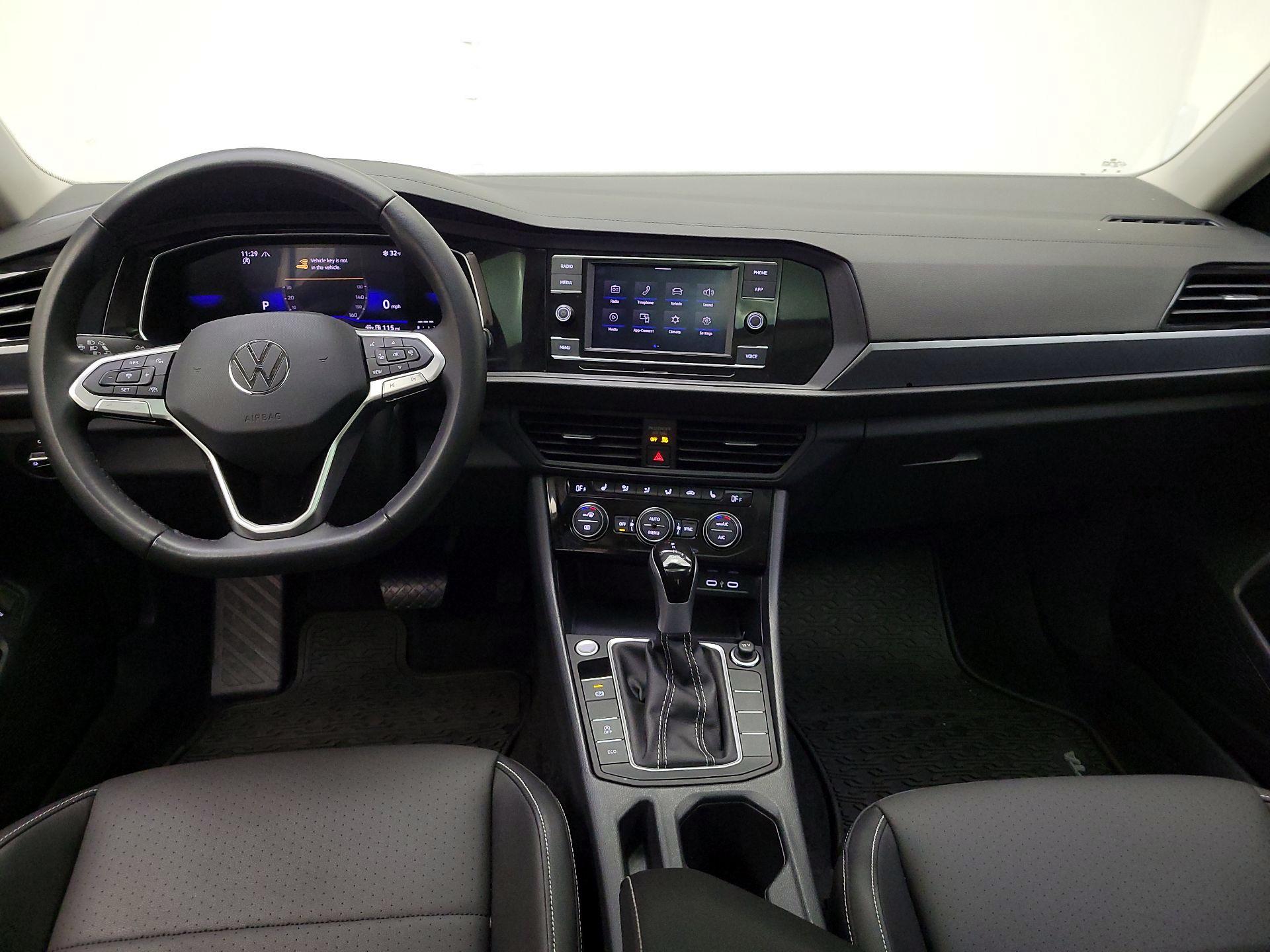 Thumbnail: 2024 Volkswagen Jetta - 9