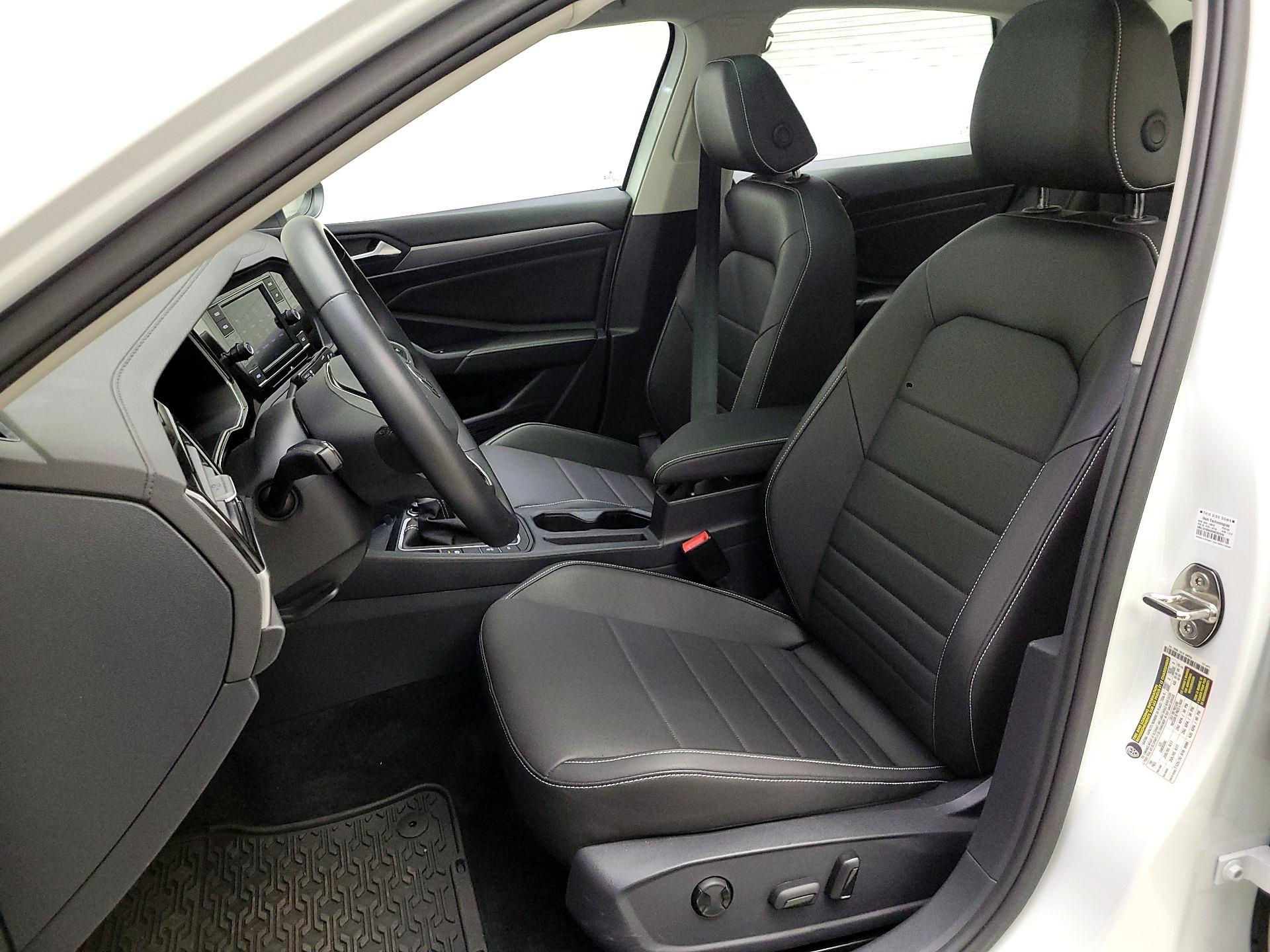 Thumbnail: 2024 Volkswagen Jetta - 11