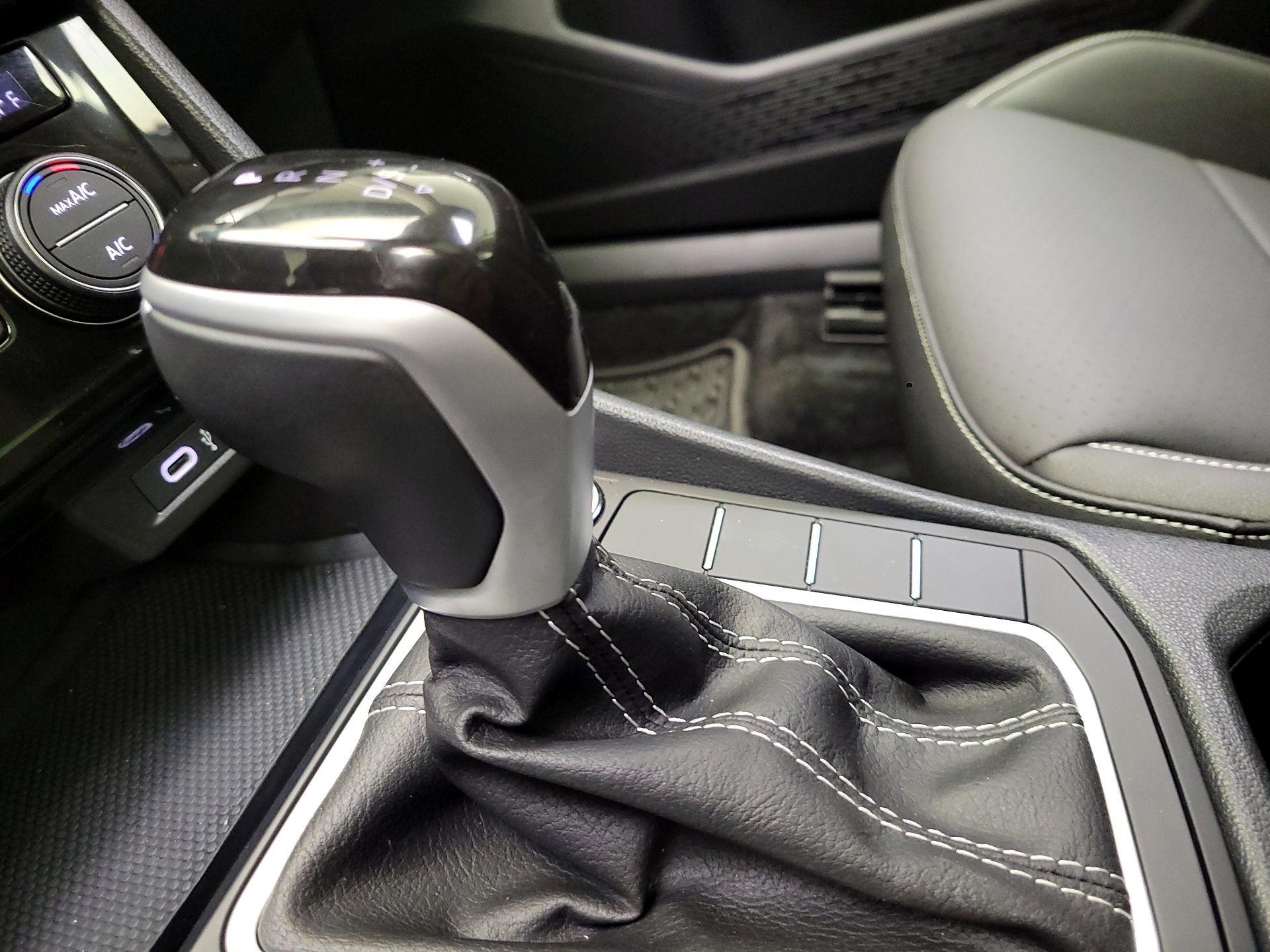 Thumbnail: 2024 Volkswagen Jetta - 17