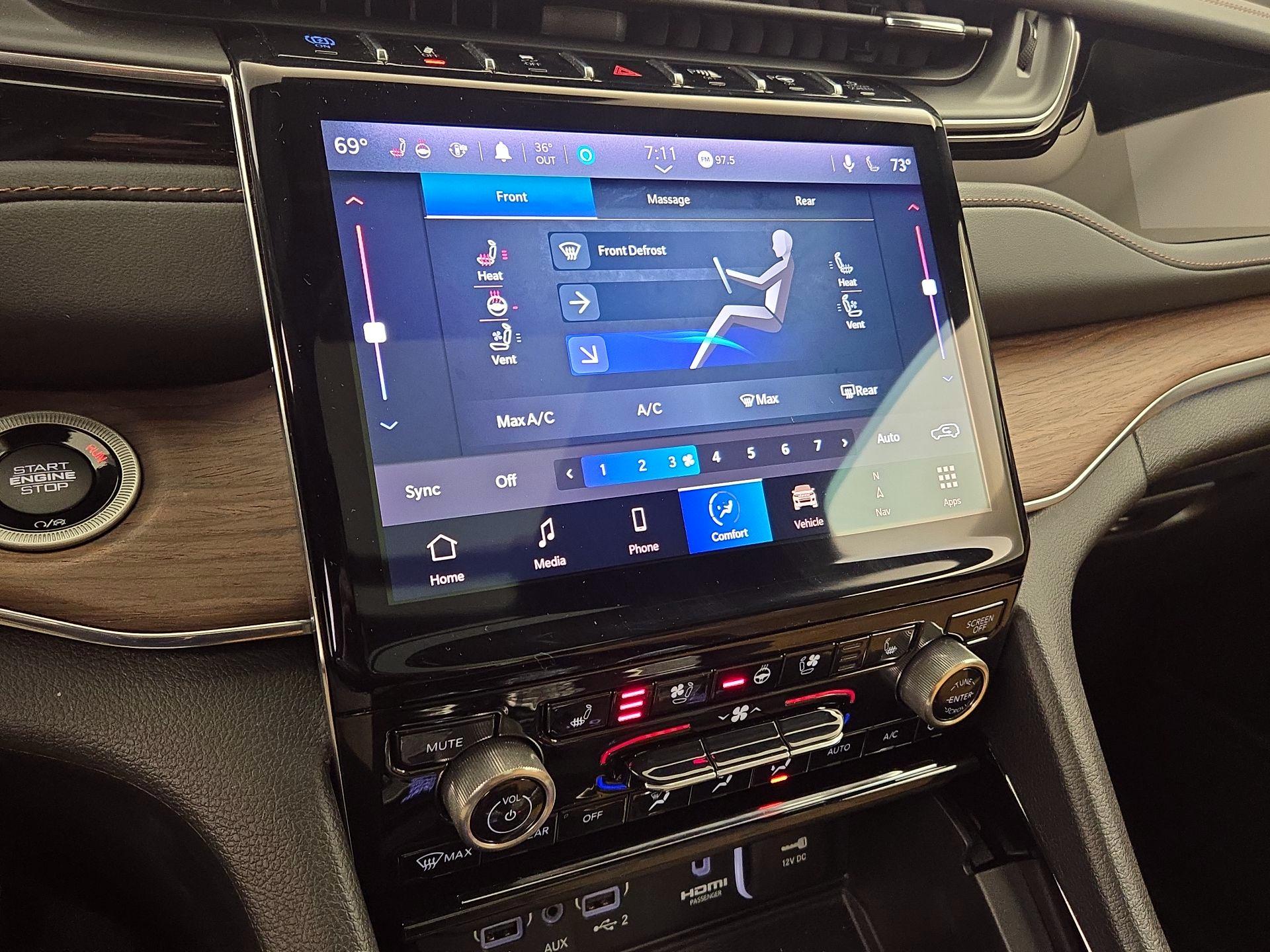 Thumbnail: 2023 Jeep Grand Cherokee - 17