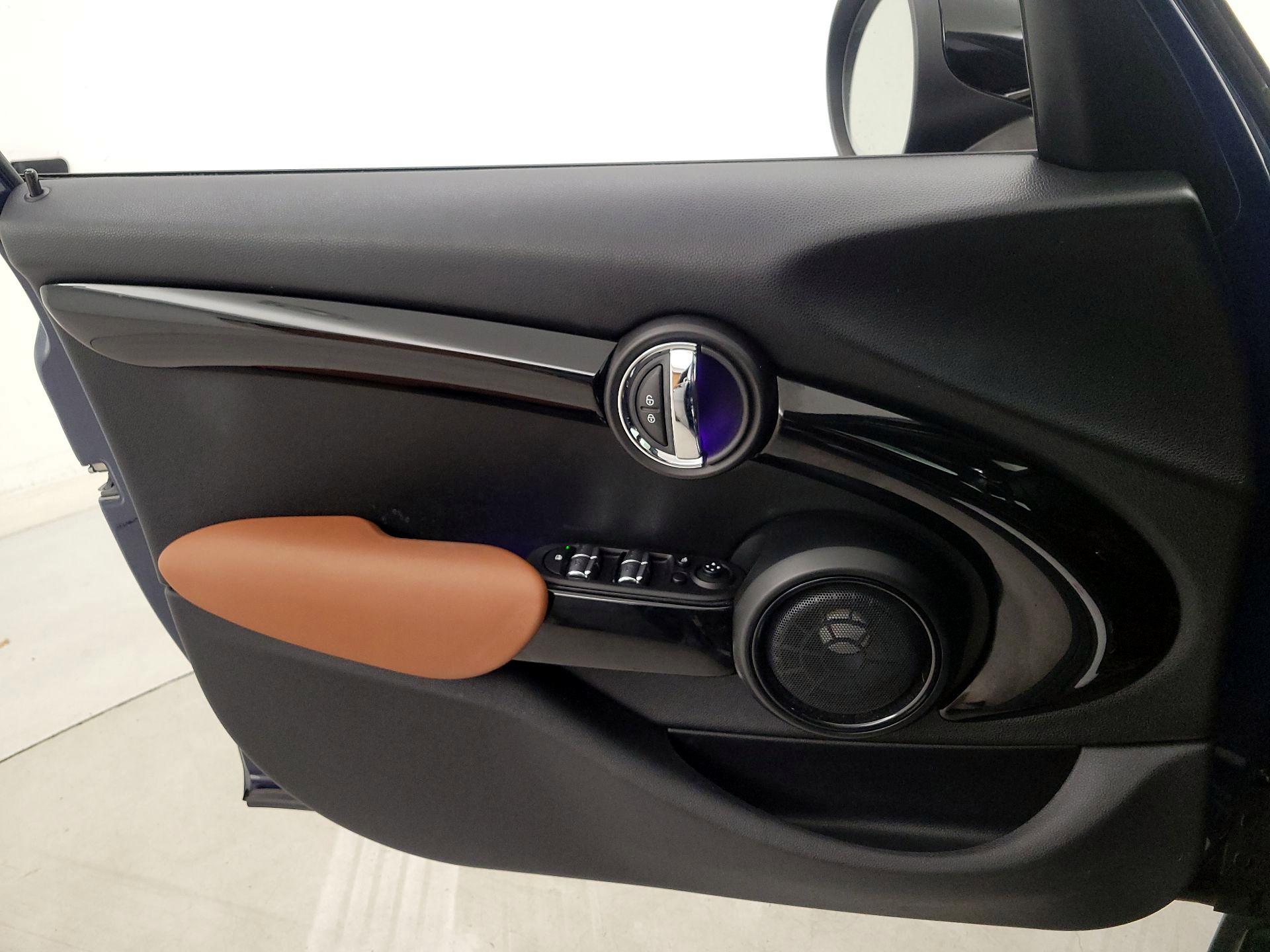 Thumbnail: 2019 MINI Cooper Hardtop - 12