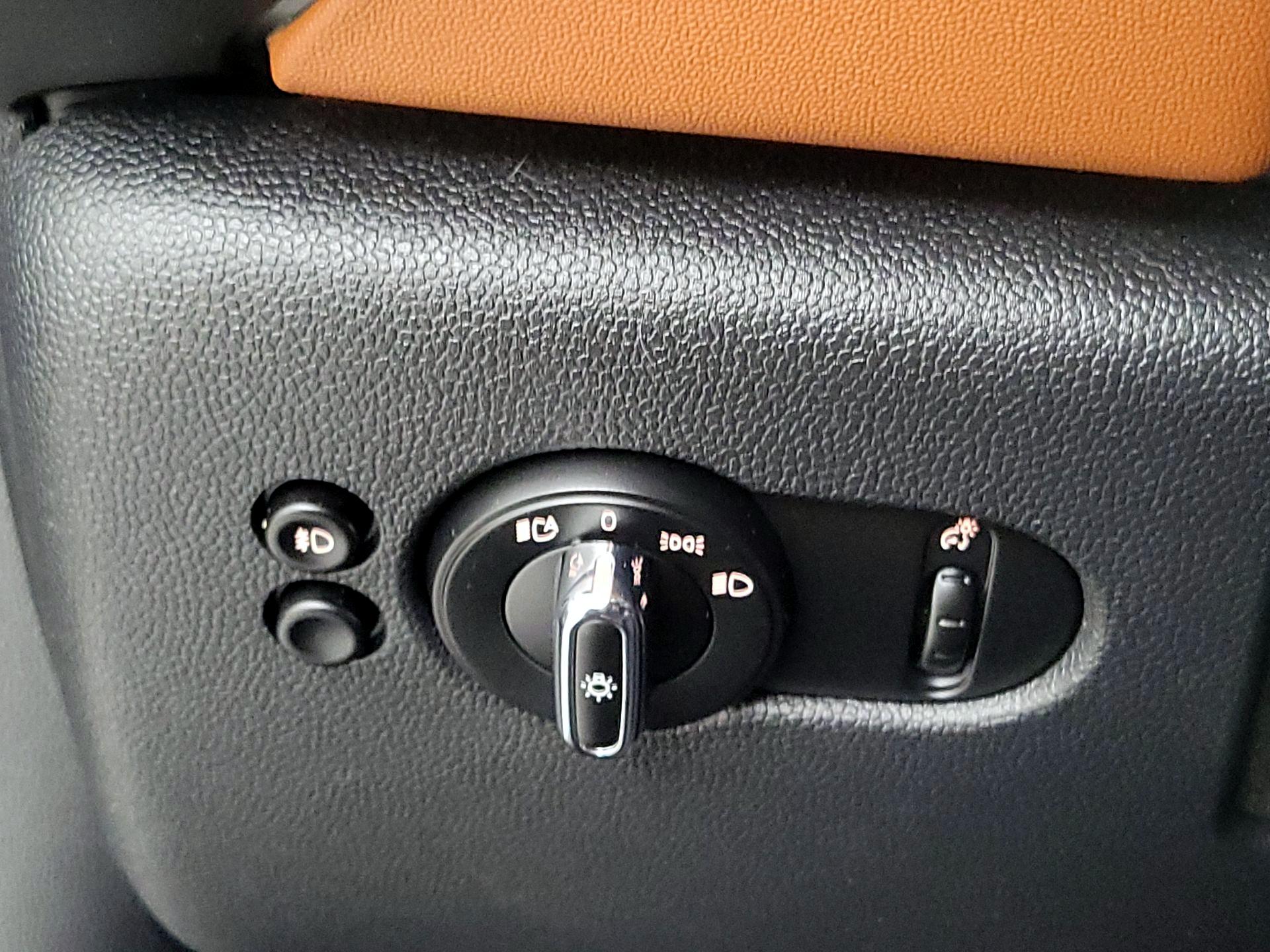 Thumbnail: 2019 MINI Cooper Hardtop - 13